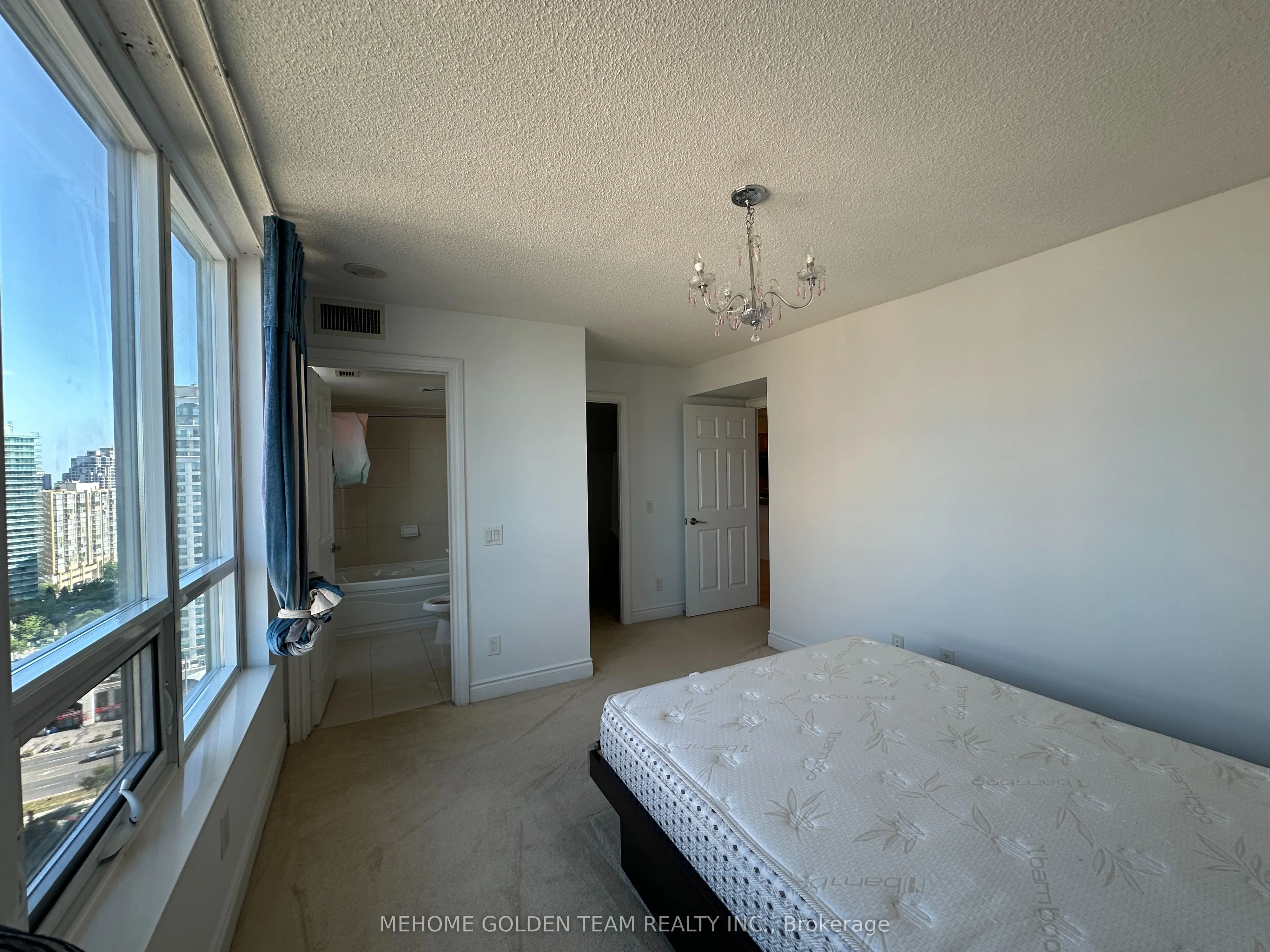 25 Greenview Avenue, #1926