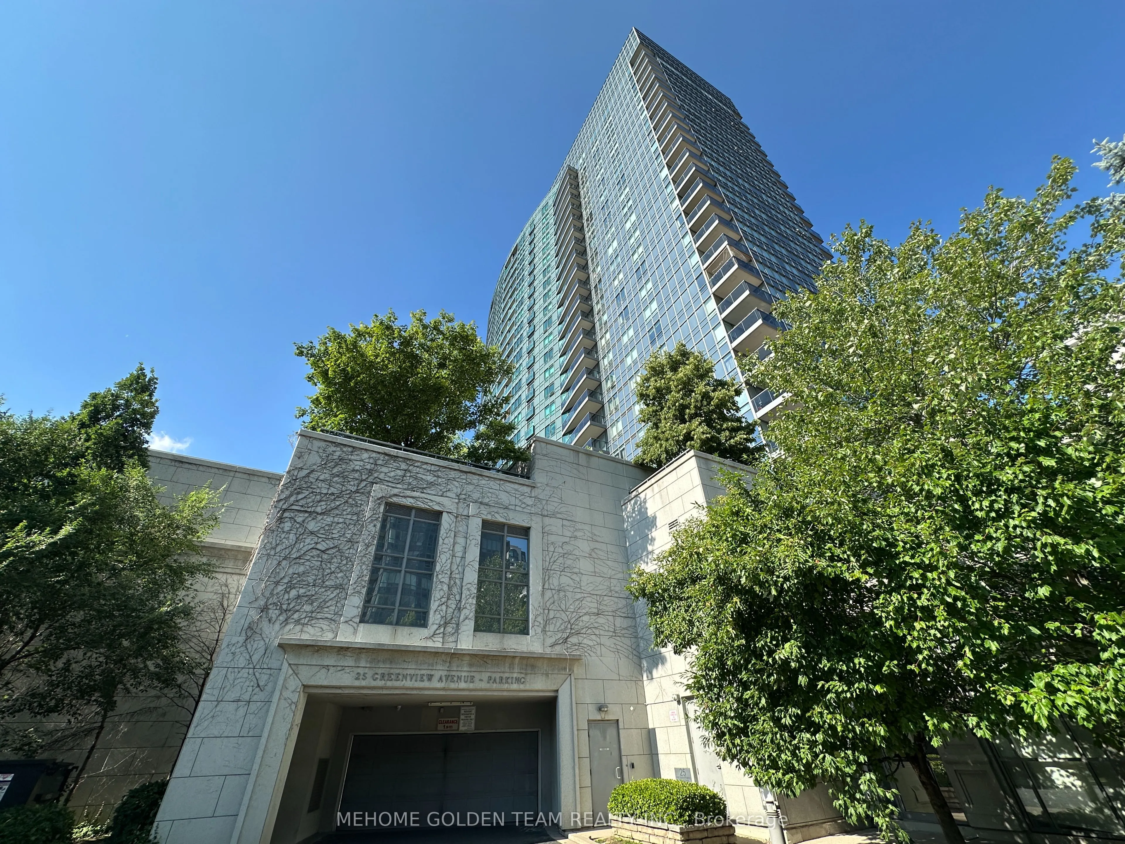 25 Greenview Avenue, #1926