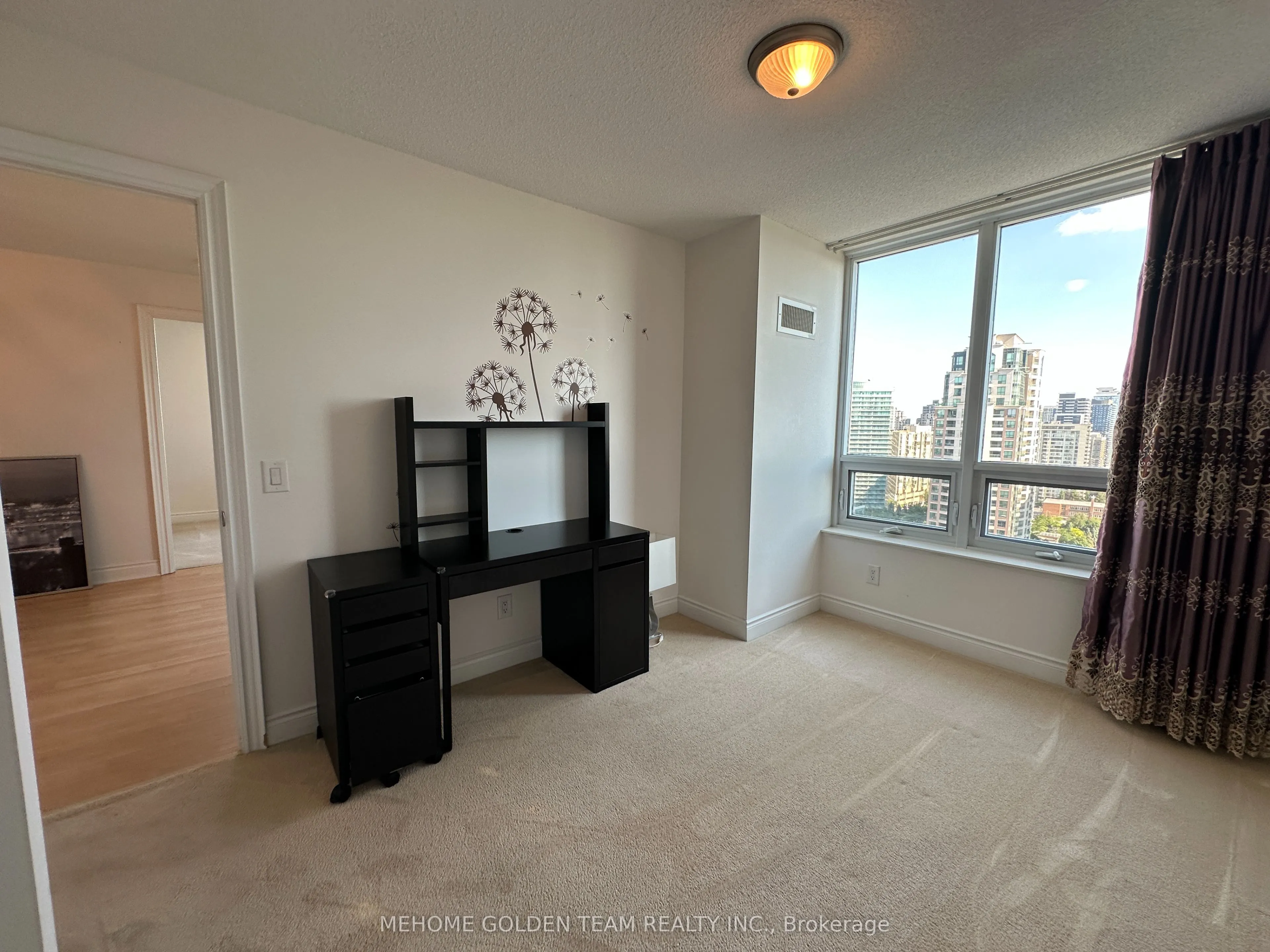25 Greenview Avenue, #1926