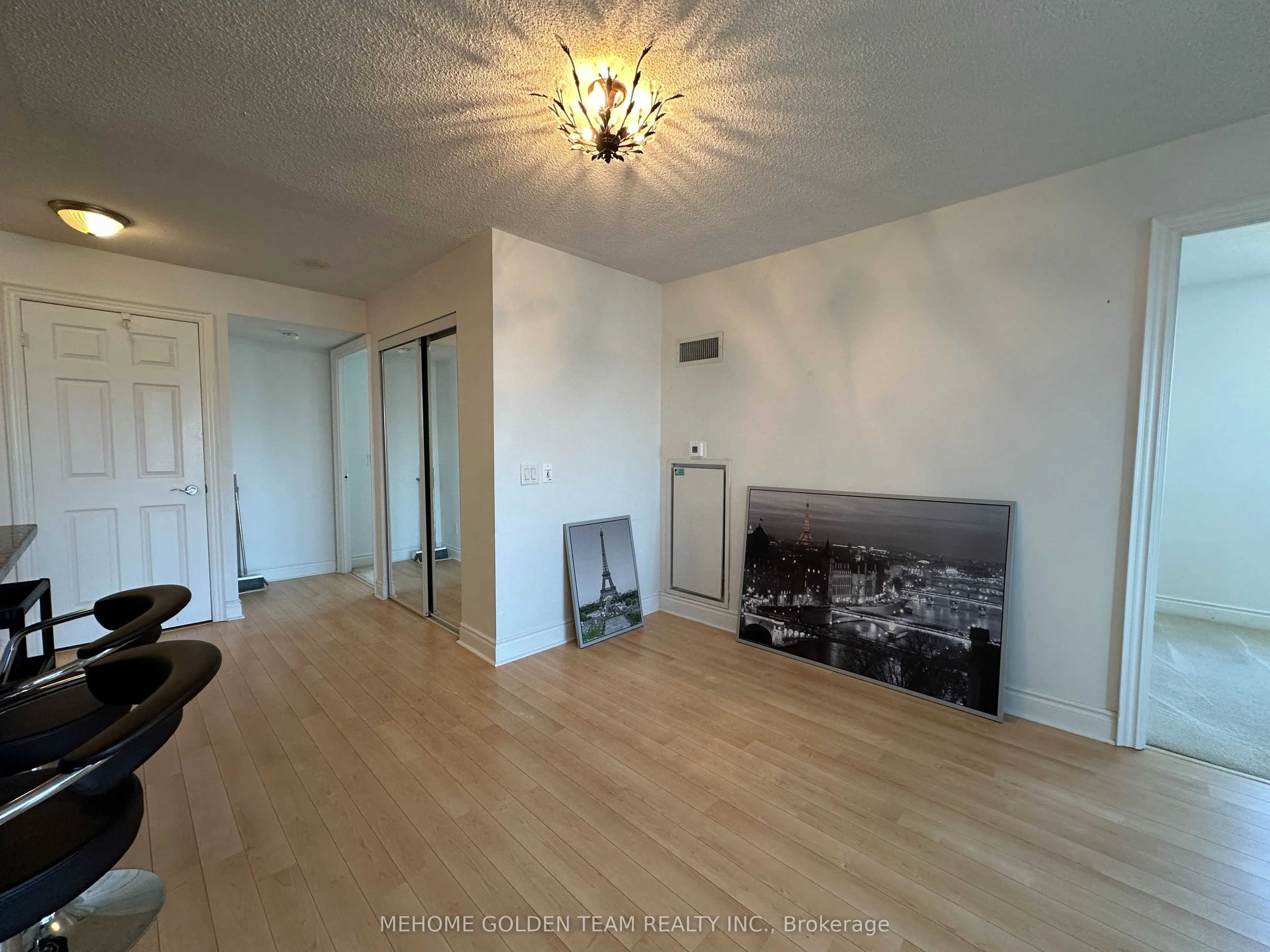25 Greenview Avenue, #1926