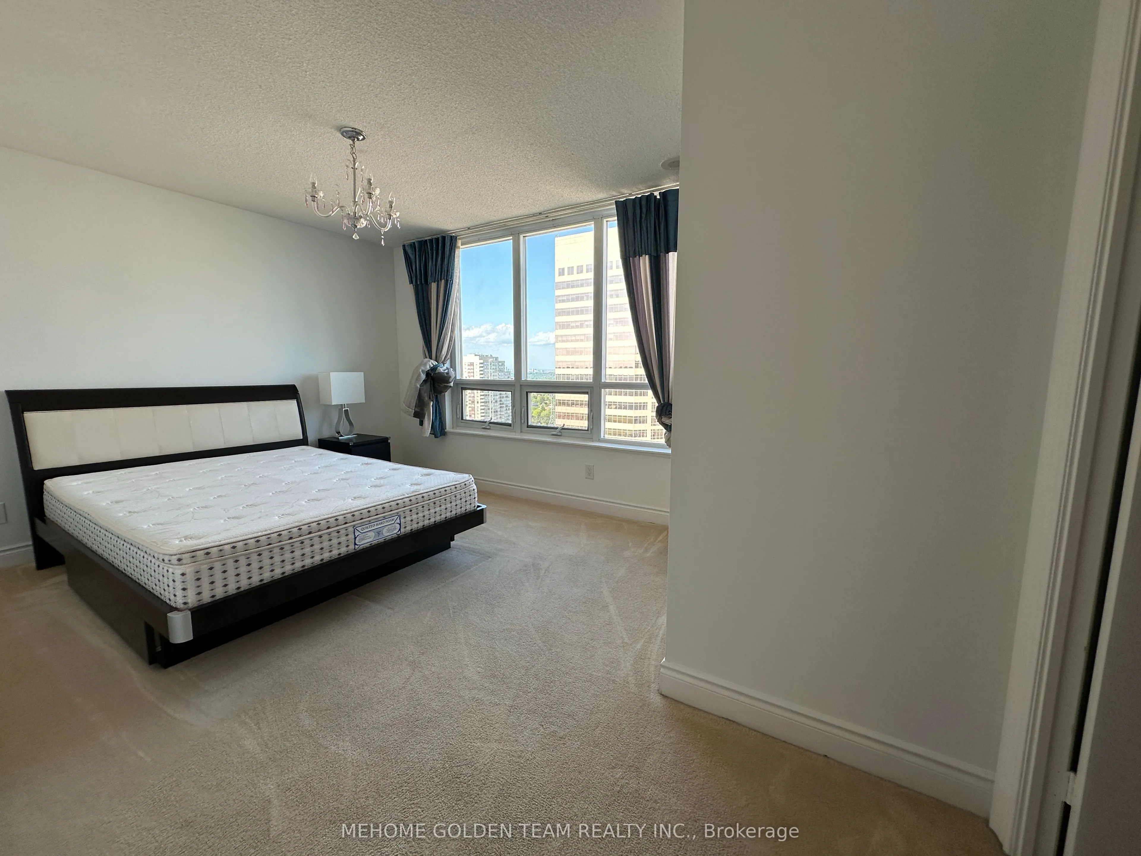 25 Greenview Avenue, #1926