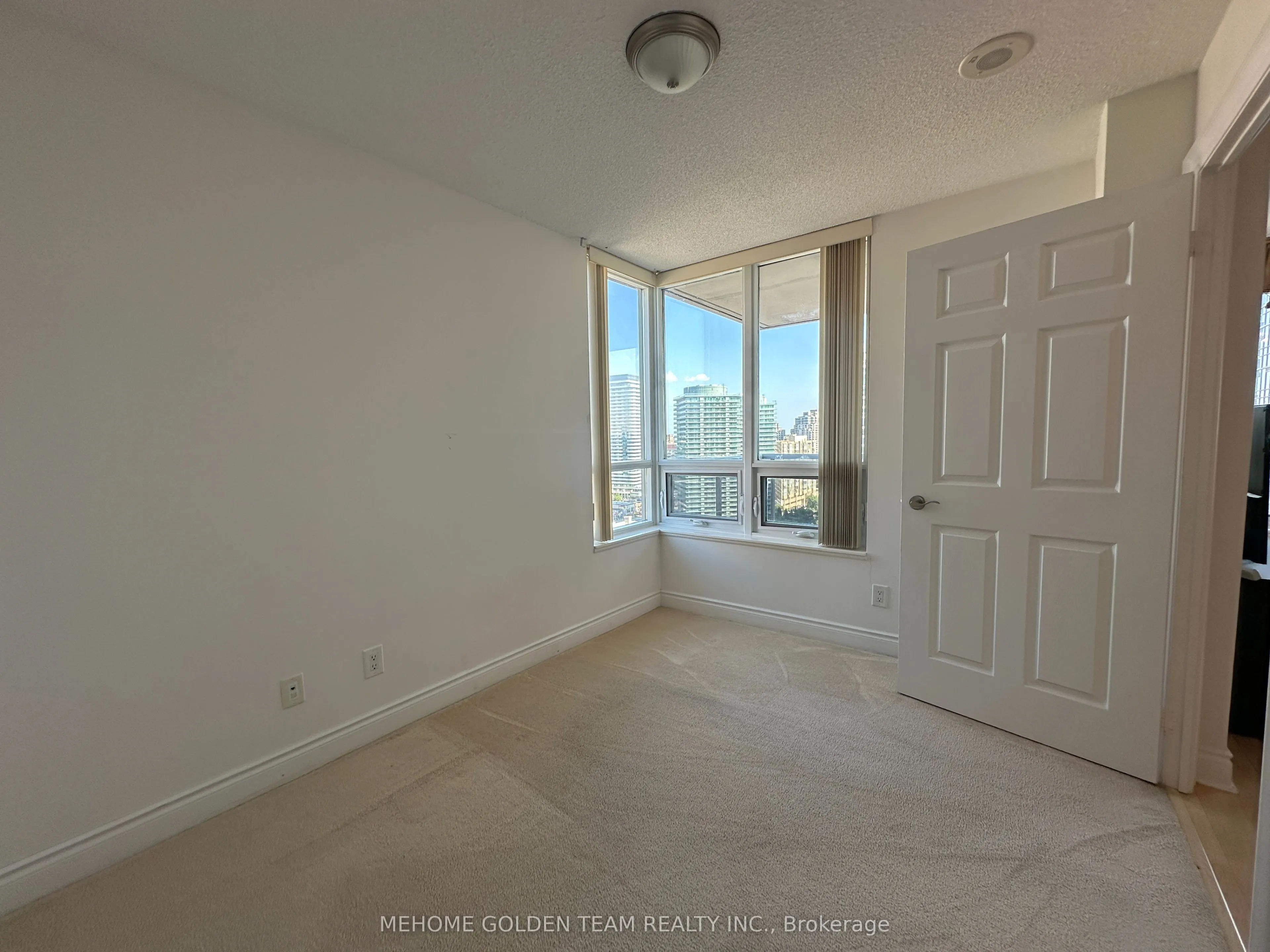 25 Greenview Avenue, #1926