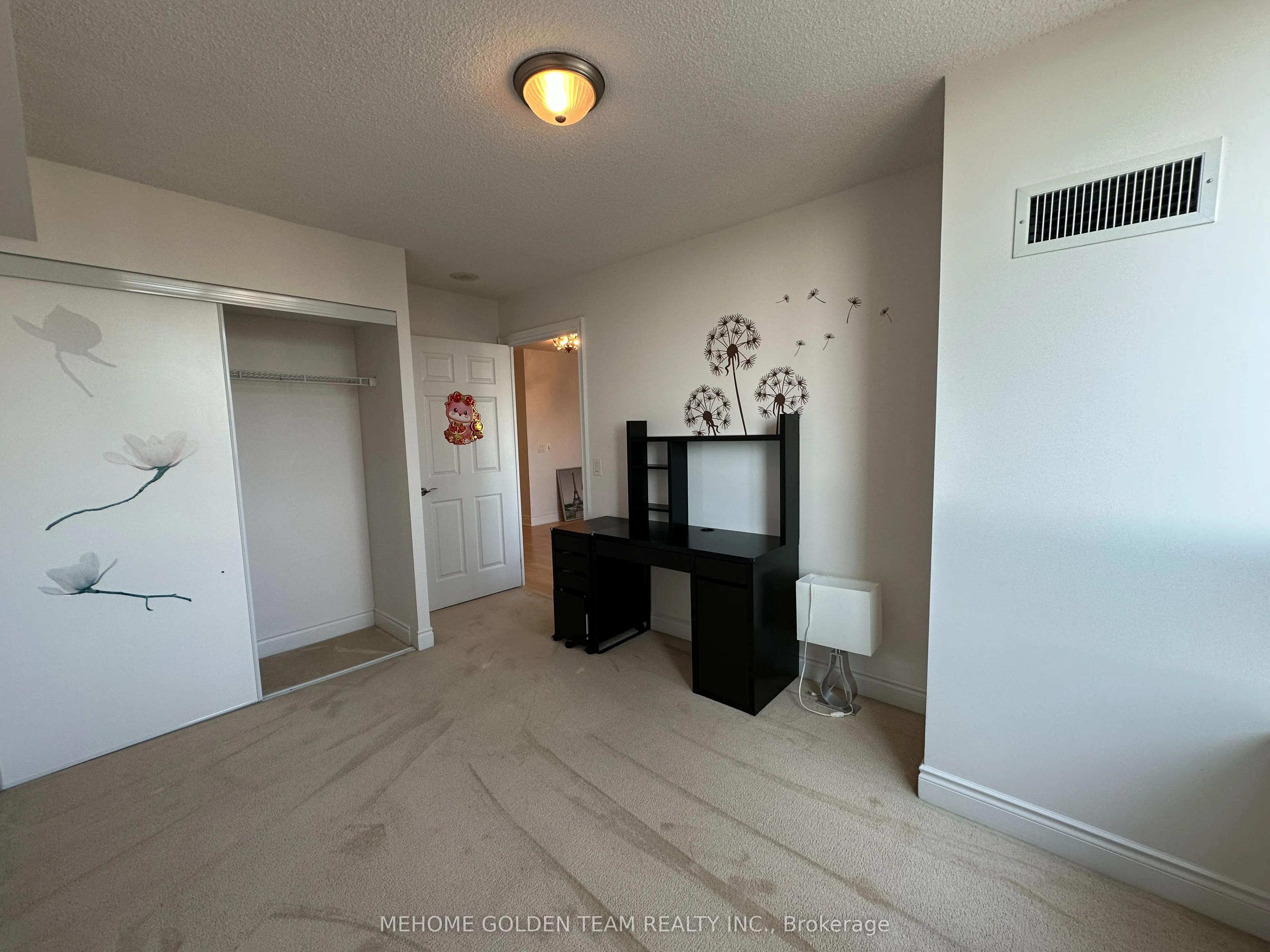 25 Greenview Avenue, #1926