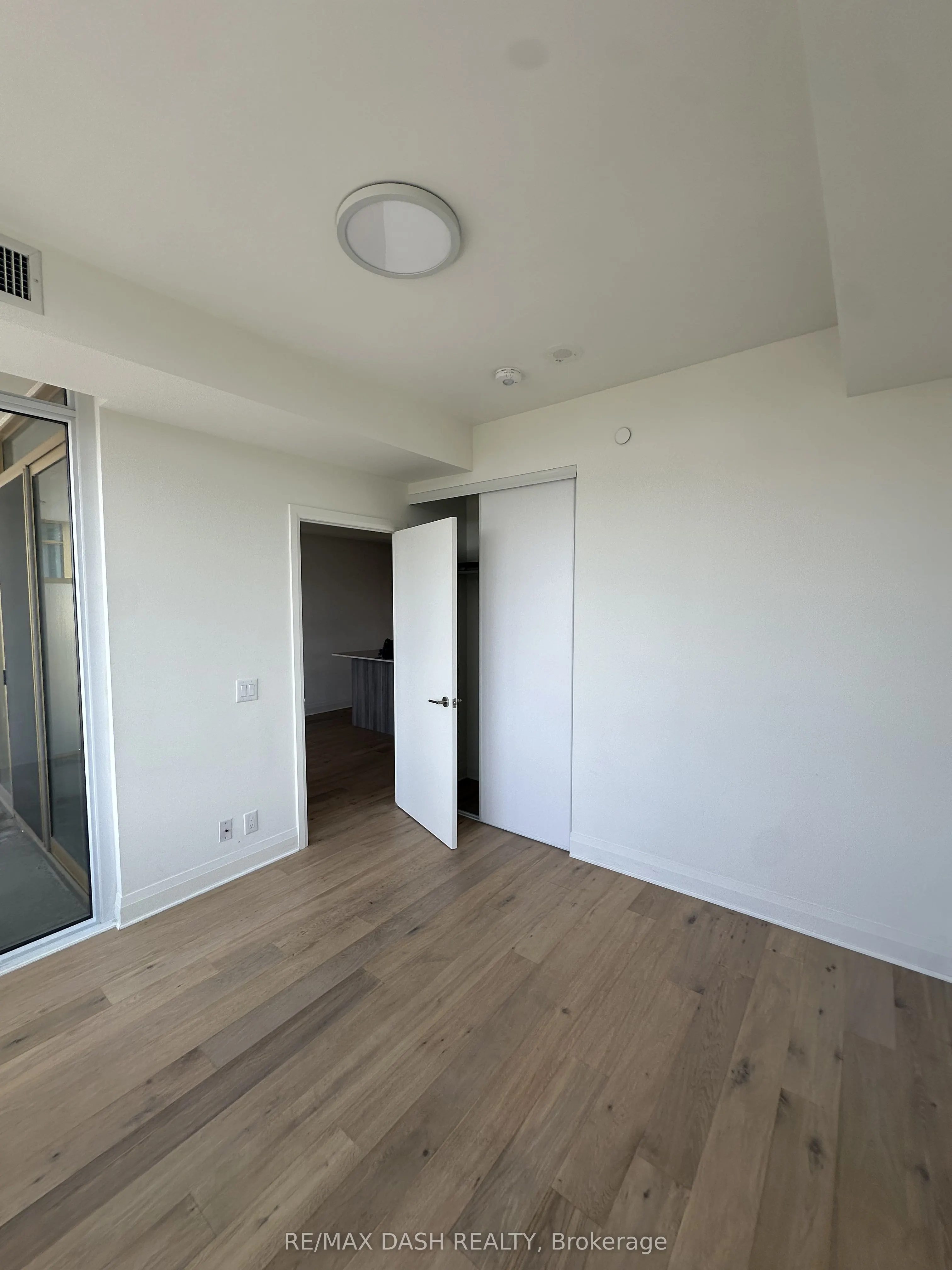 151 Avenue Road #501