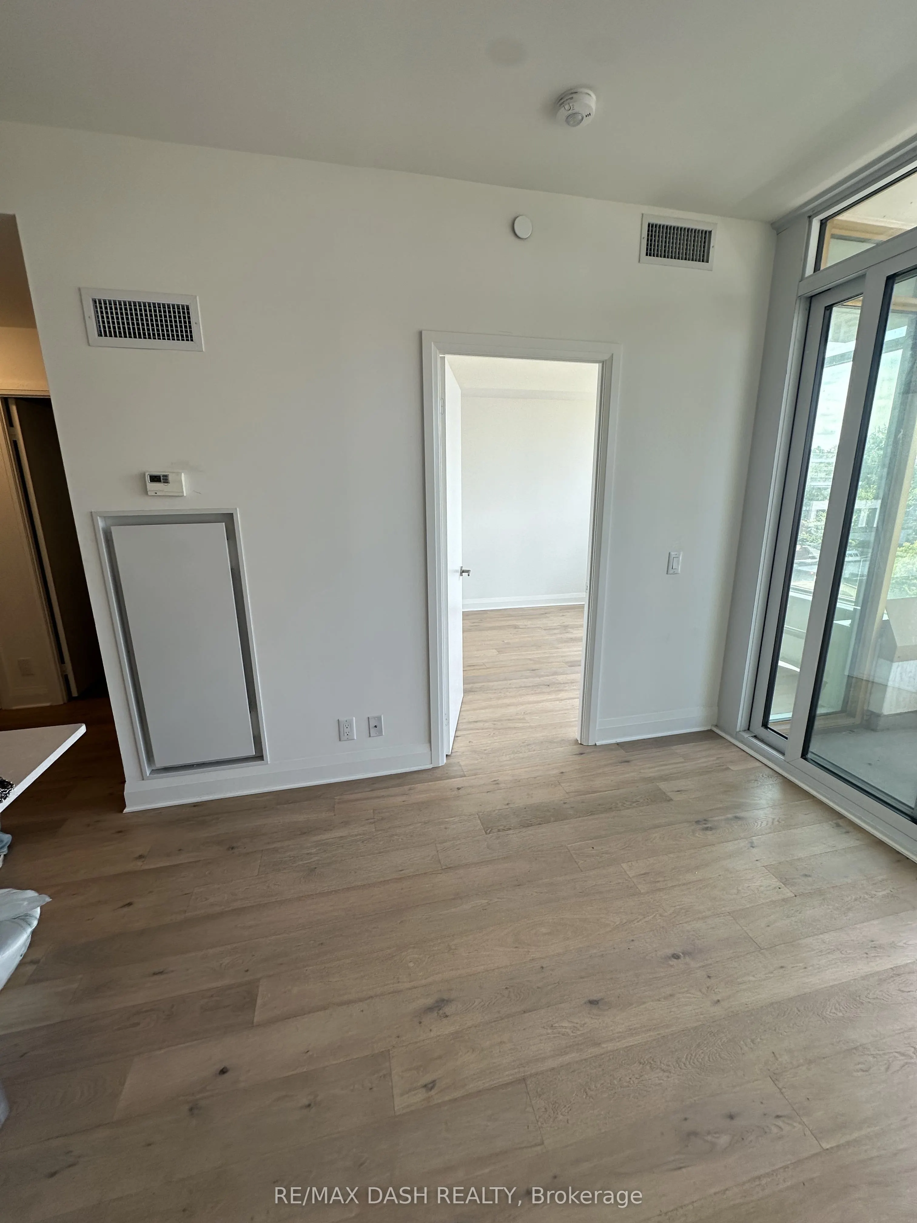 151 Avenue Road #501