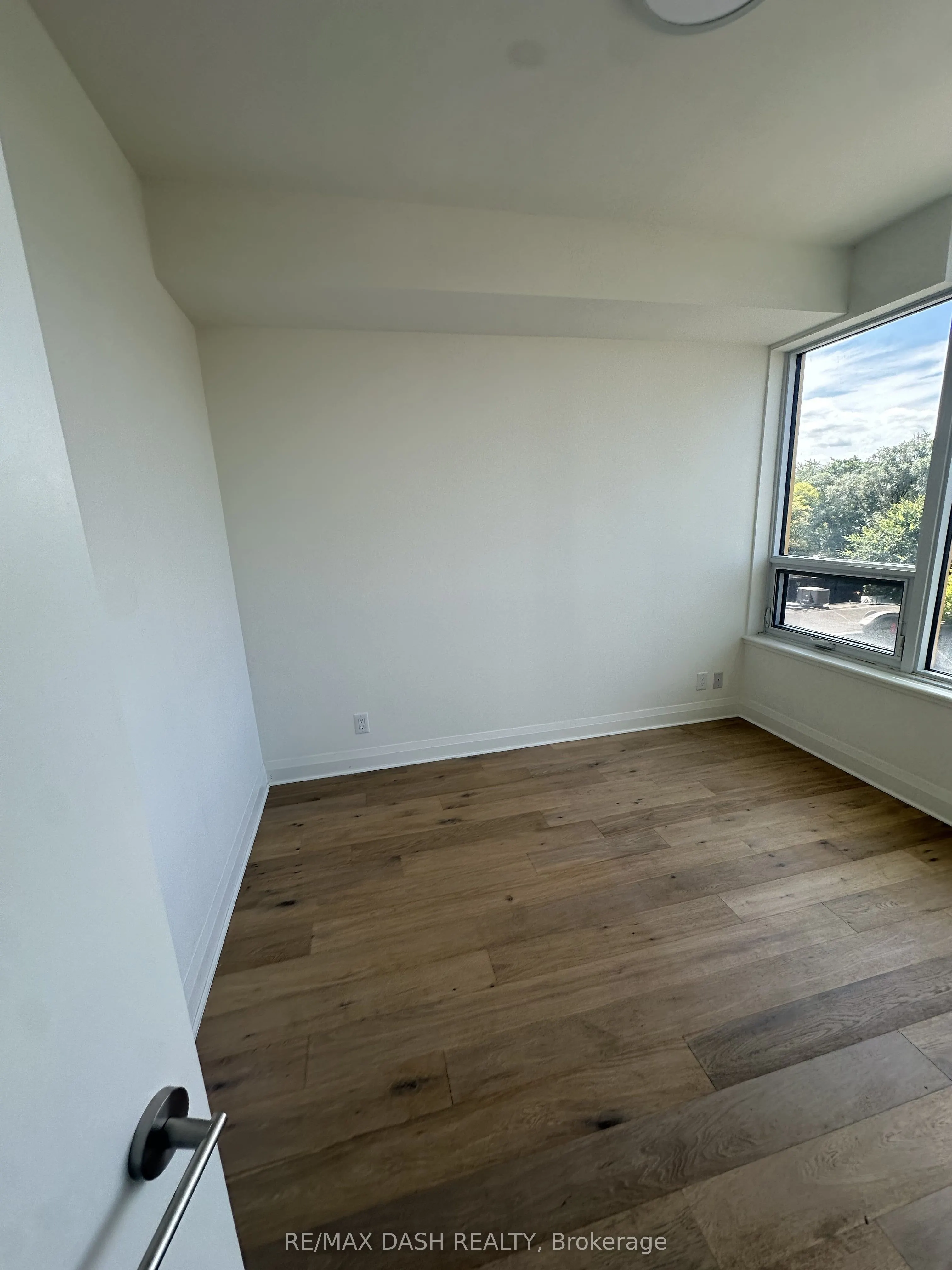 151 Avenue Road #501