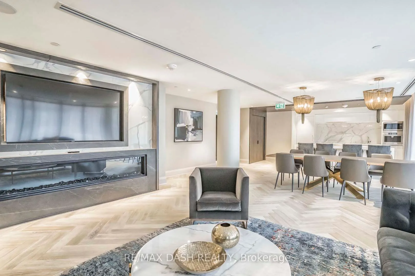 151 Avenue Road #501