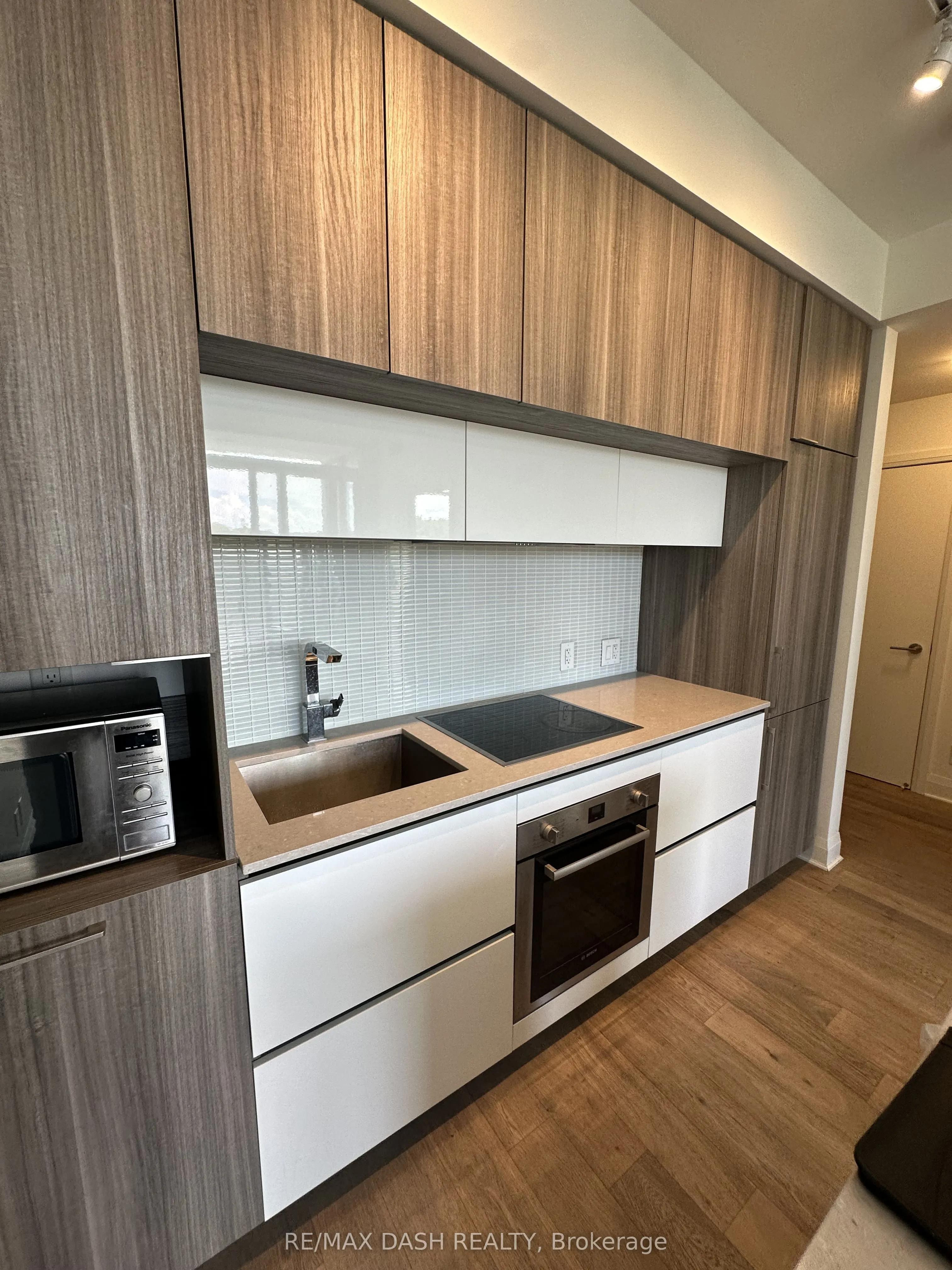 151 Avenue Road #501