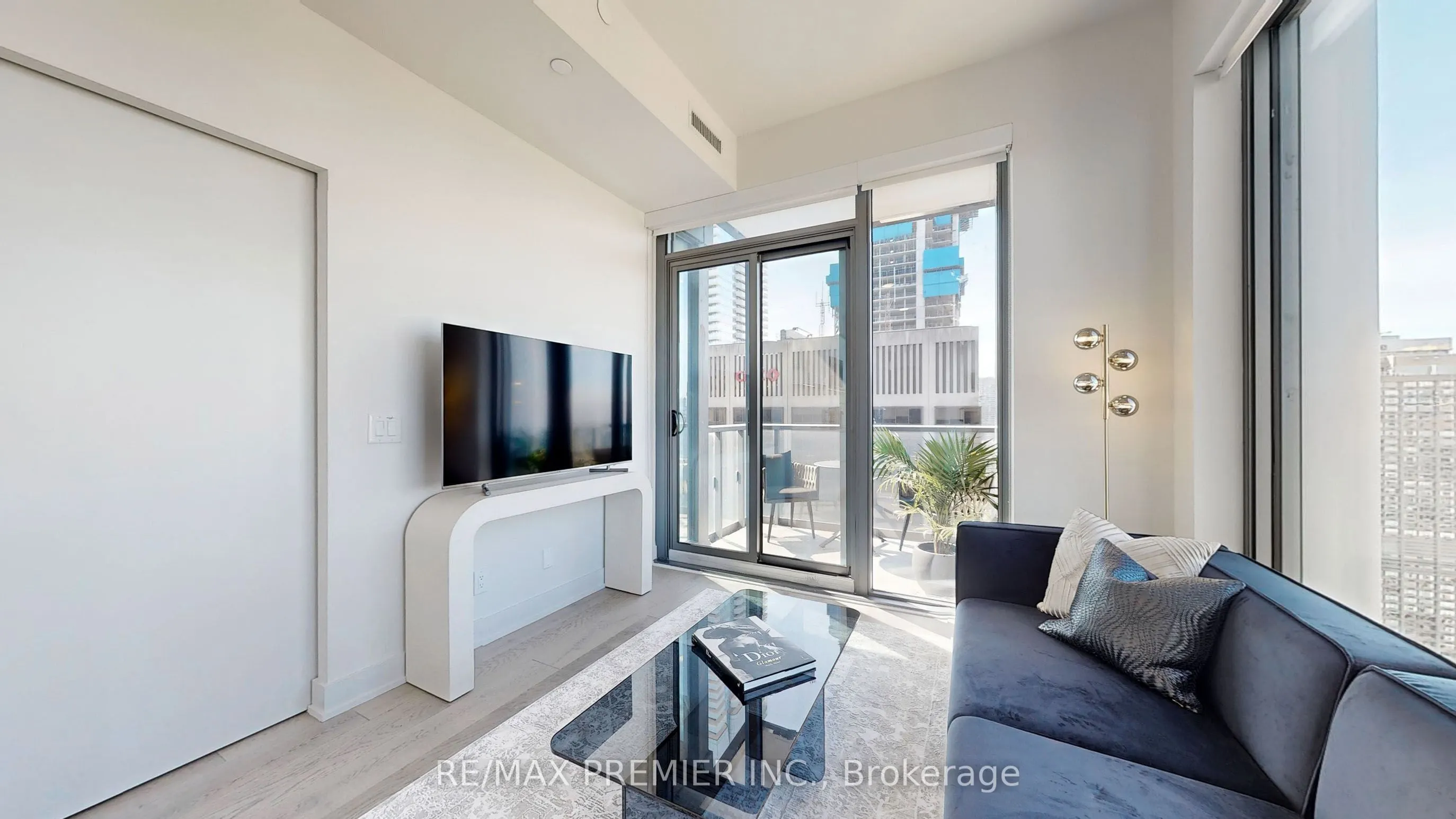 8 Cumberland Street, #4403