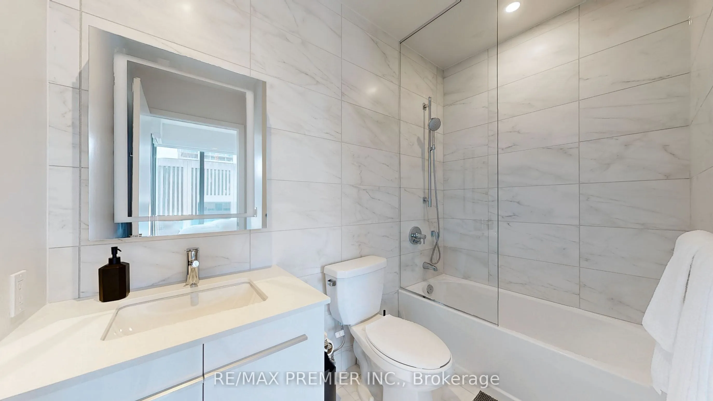8 Cumberland Street, #4403