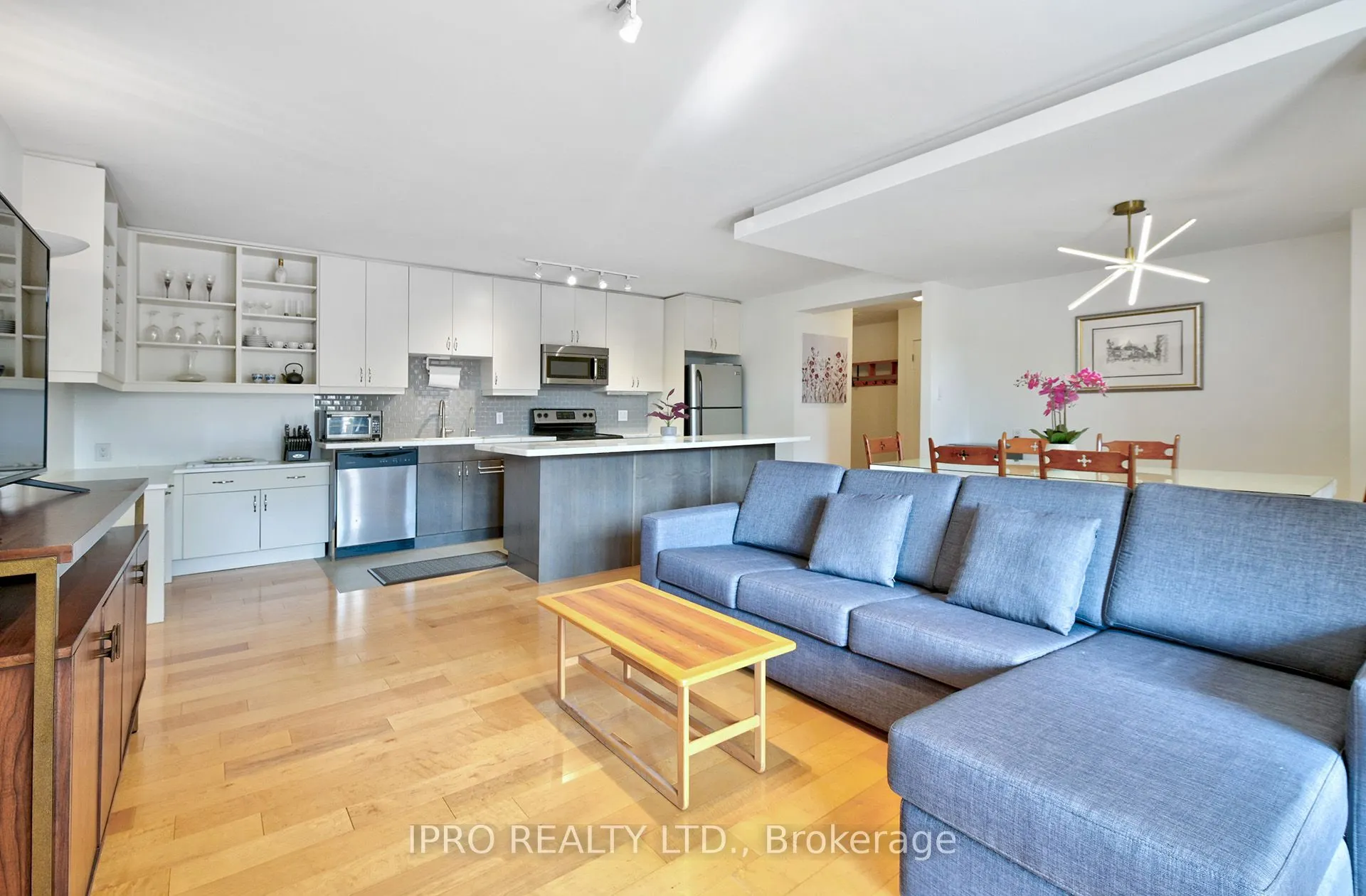 2603 Bathurst Street, #101