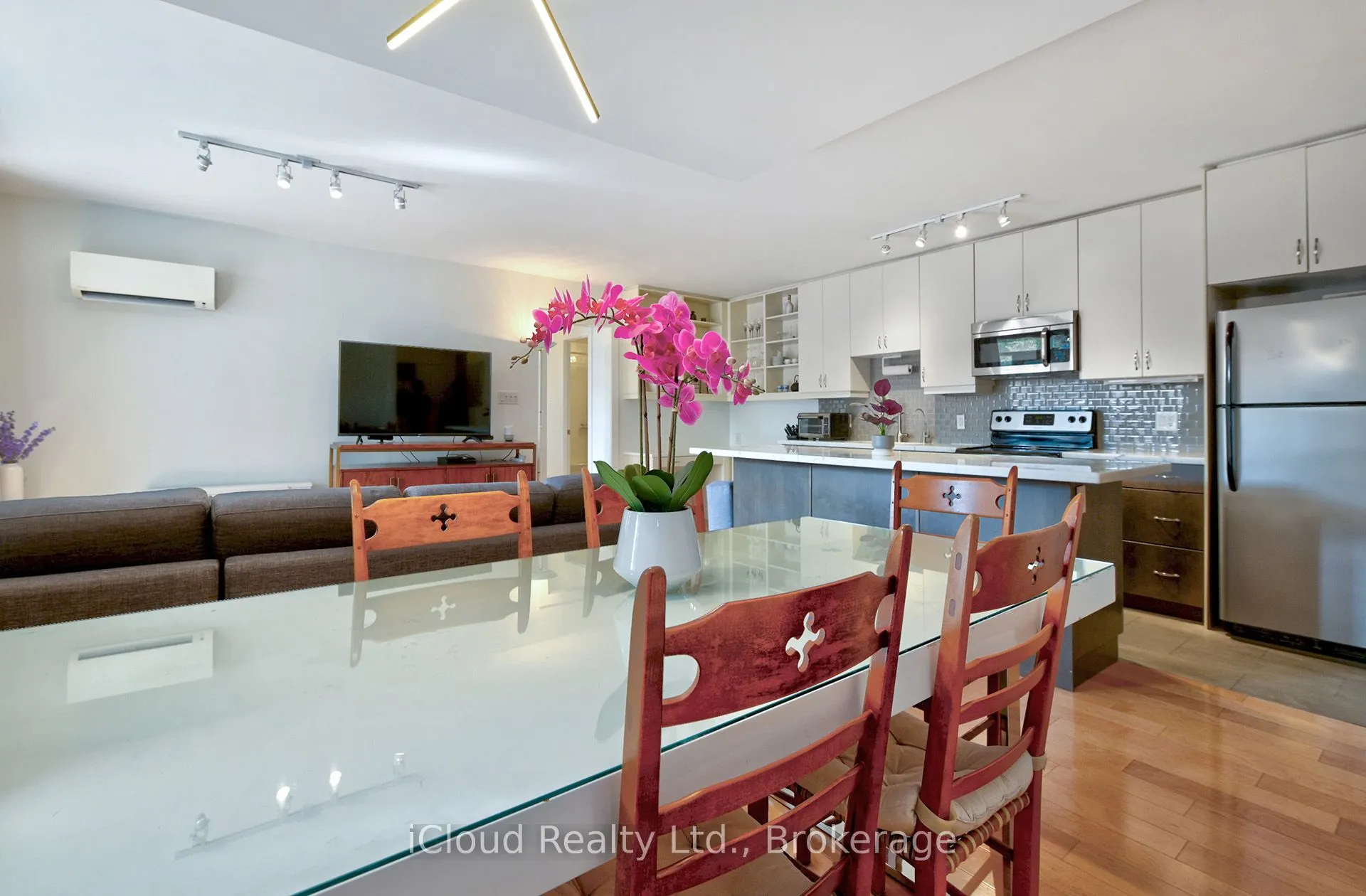 2603 Bathurst Street, #101