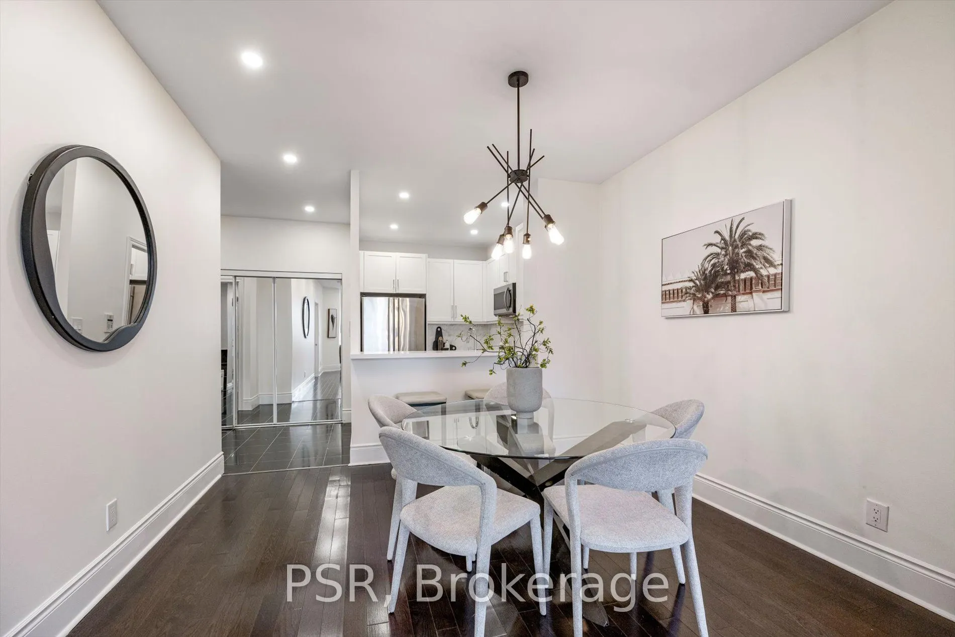 102 Bloor Street W, #601