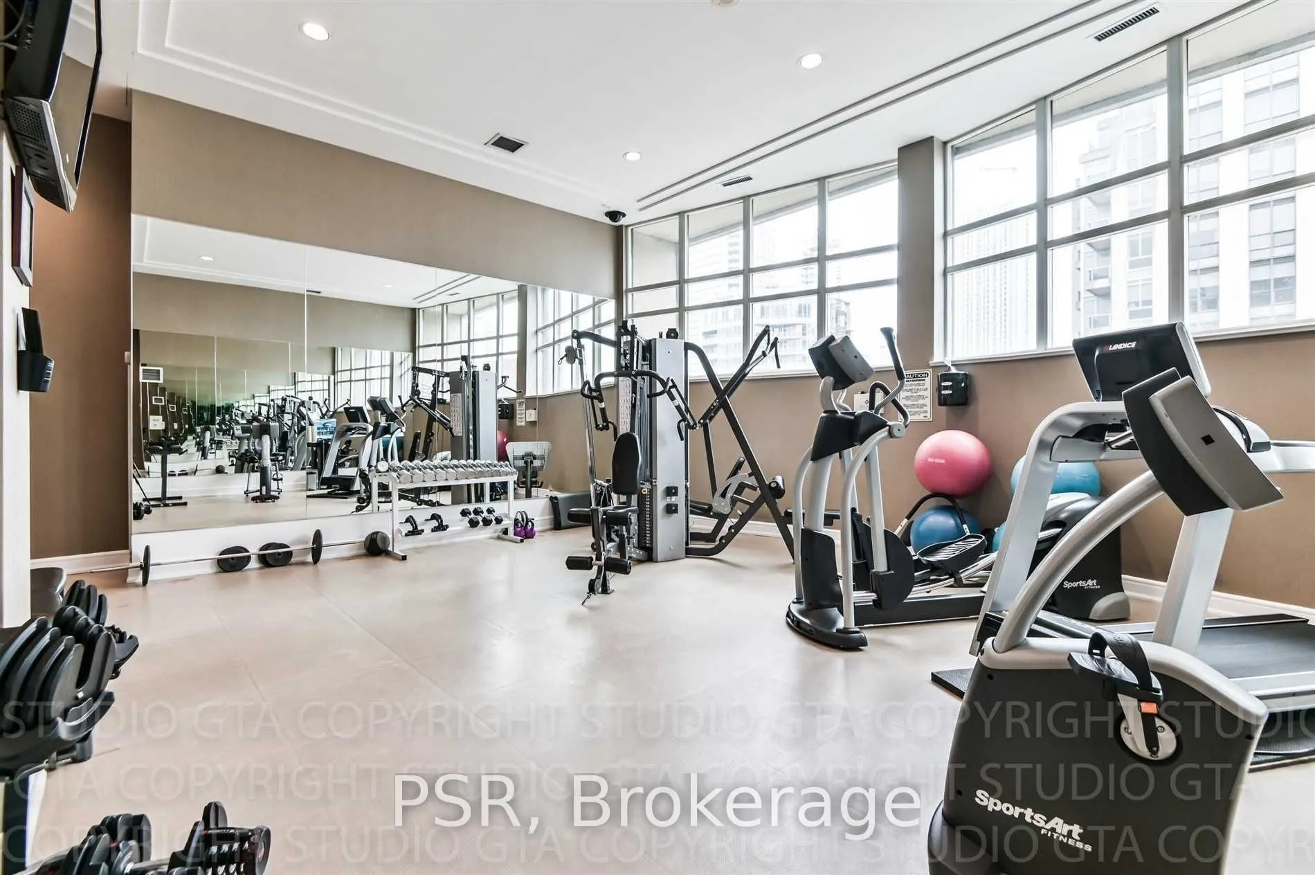 102 Bloor Street W, #601