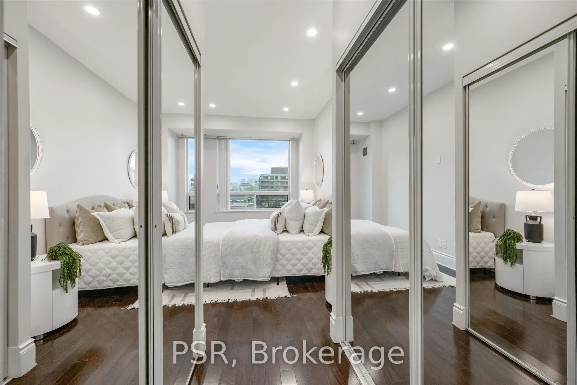 102 Bloor Street W, #601