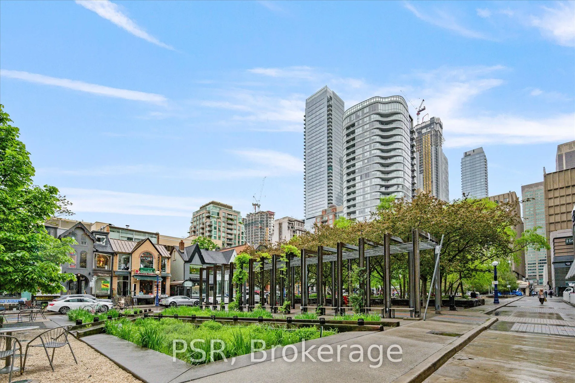 102 Bloor Street W, #601