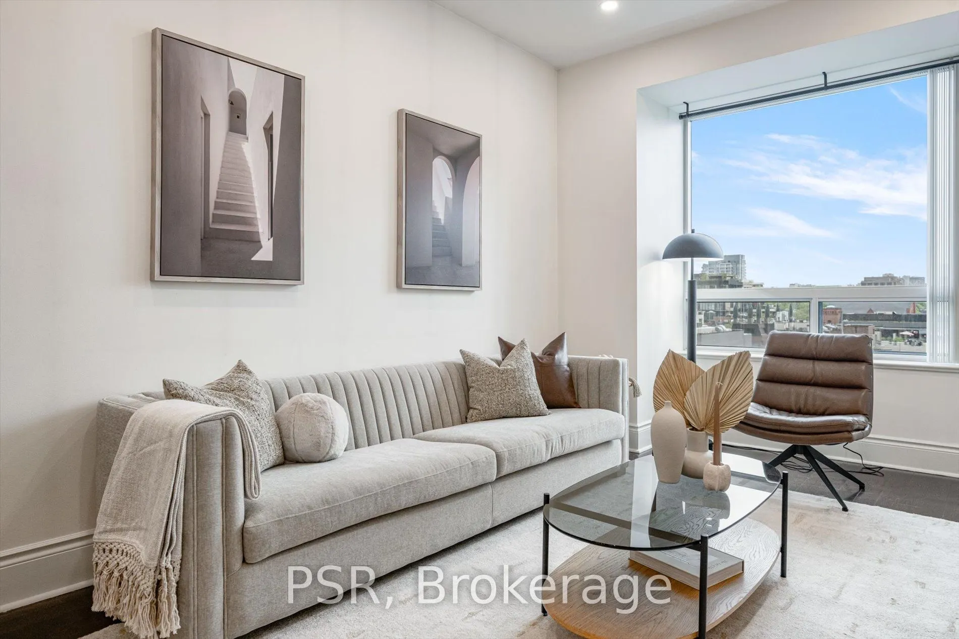 102 Bloor Street W, #601