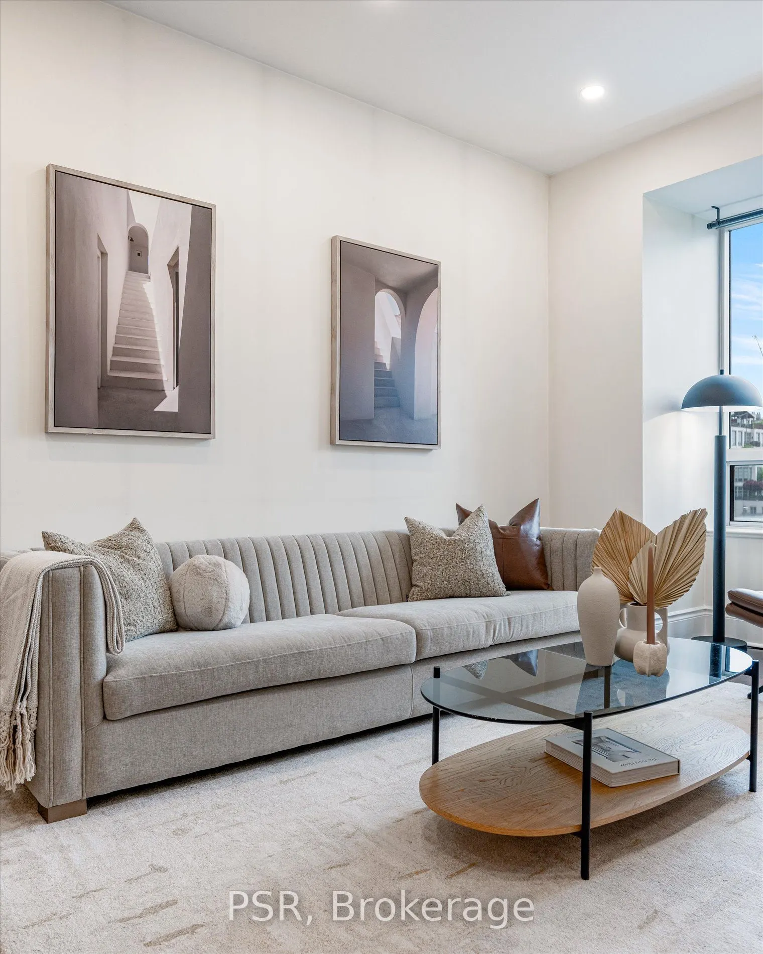 102 Bloor Street W, #601