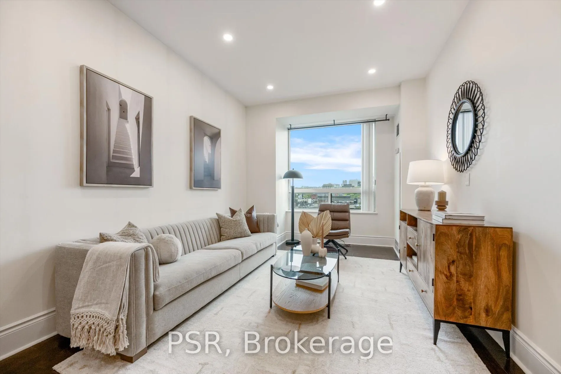 102 Bloor Street W, #601
