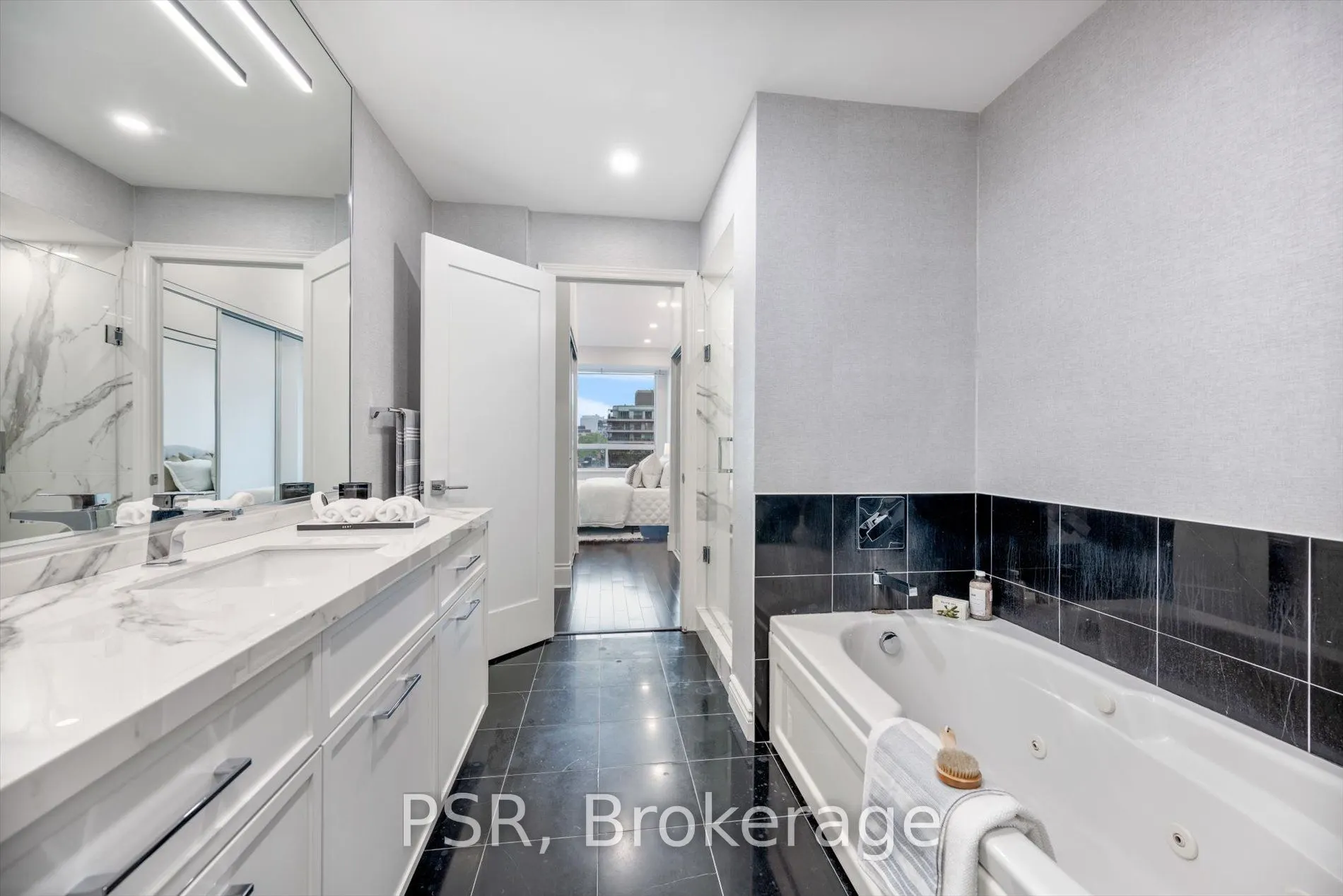 102 Bloor Street W, #601