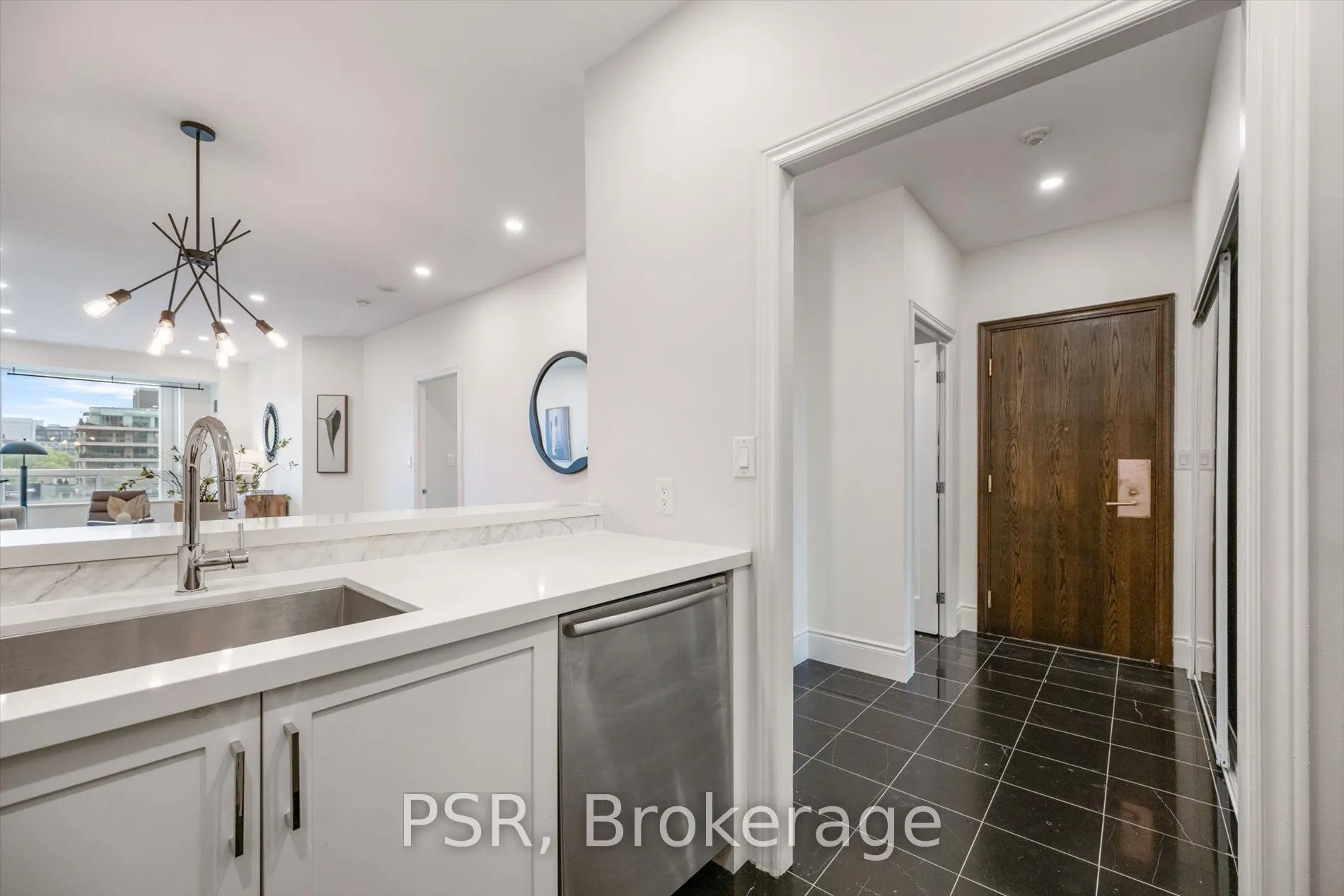102 Bloor Street W, #601