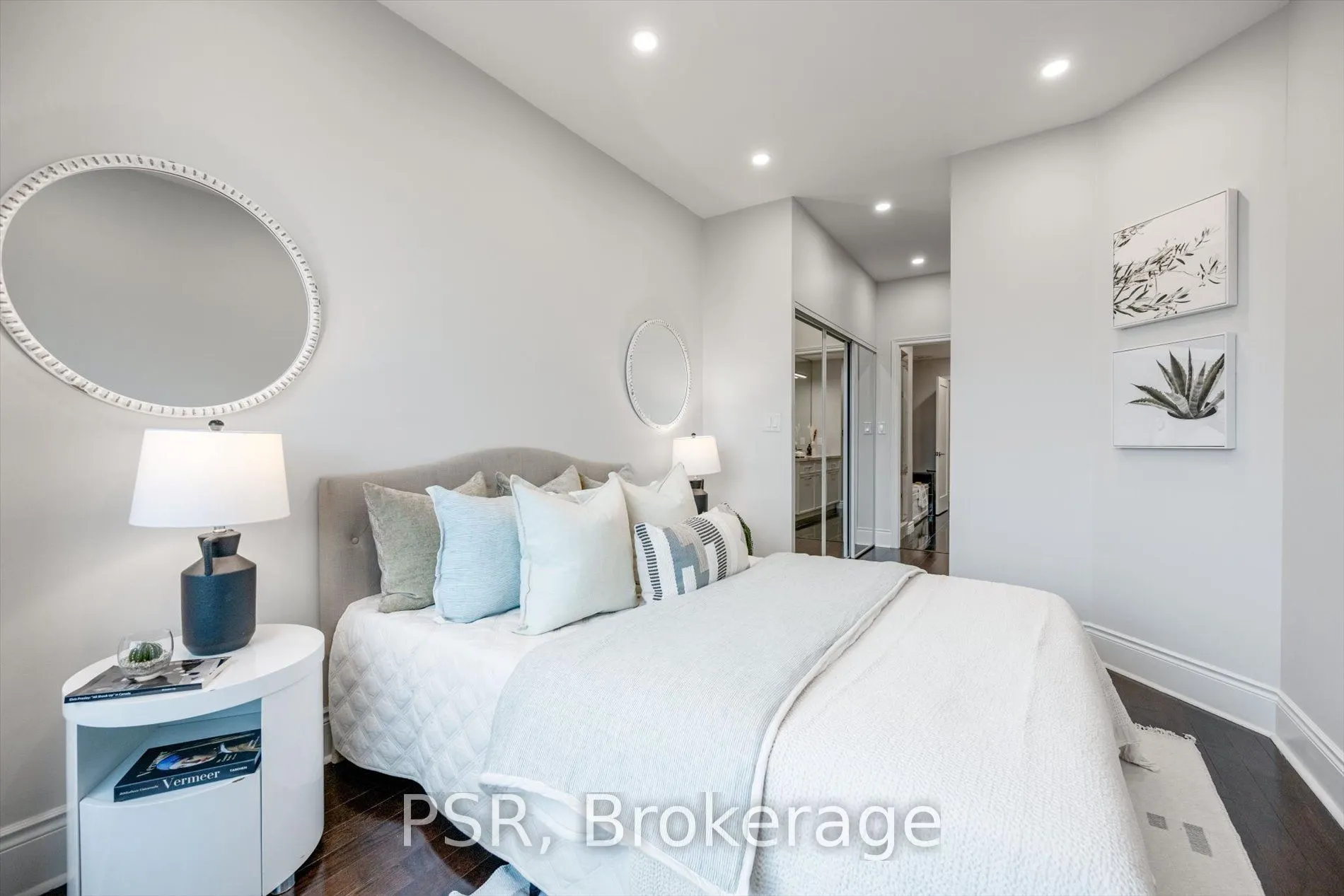 102 Bloor Street W, #601