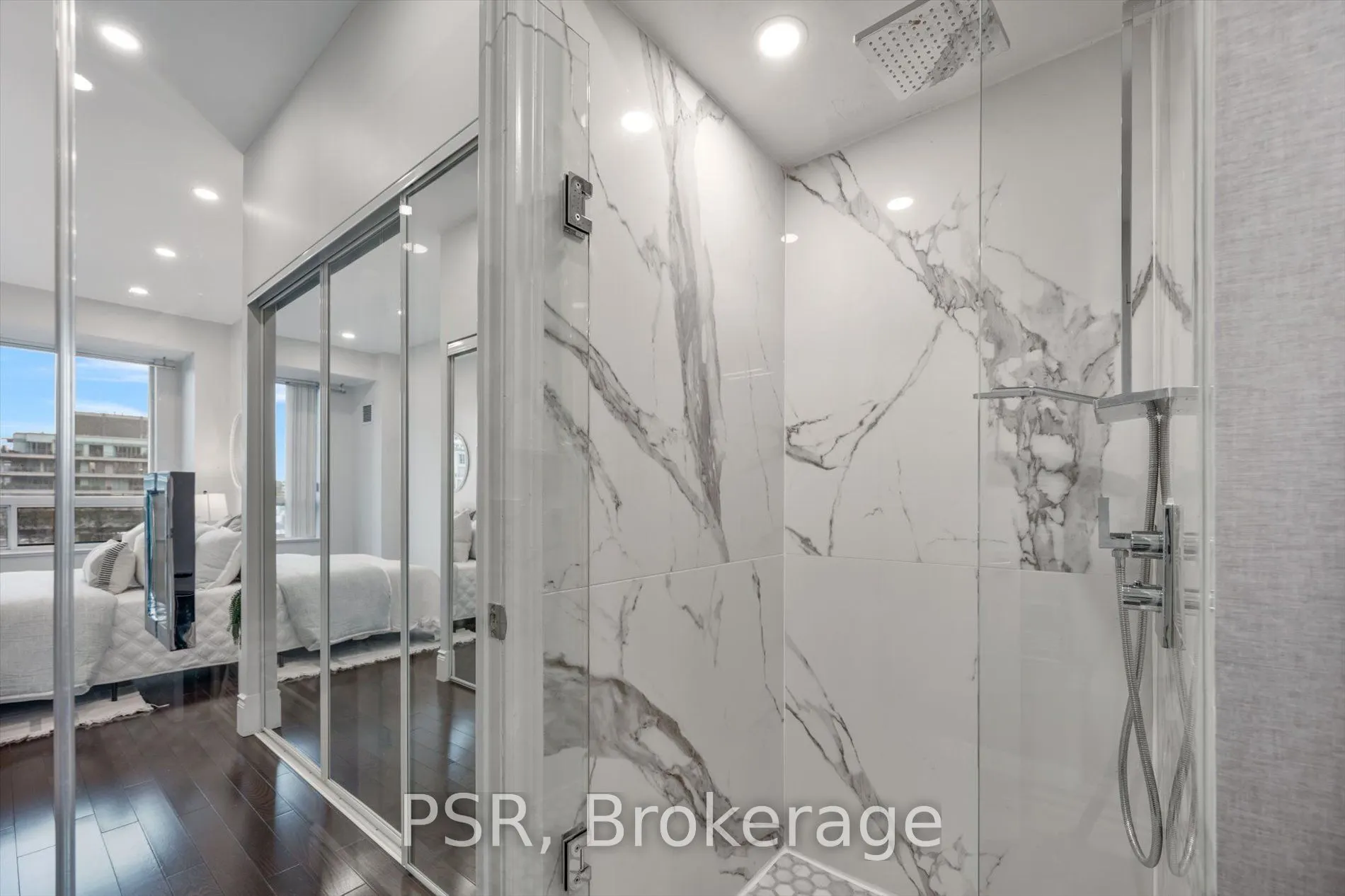 102 Bloor Street W, #601