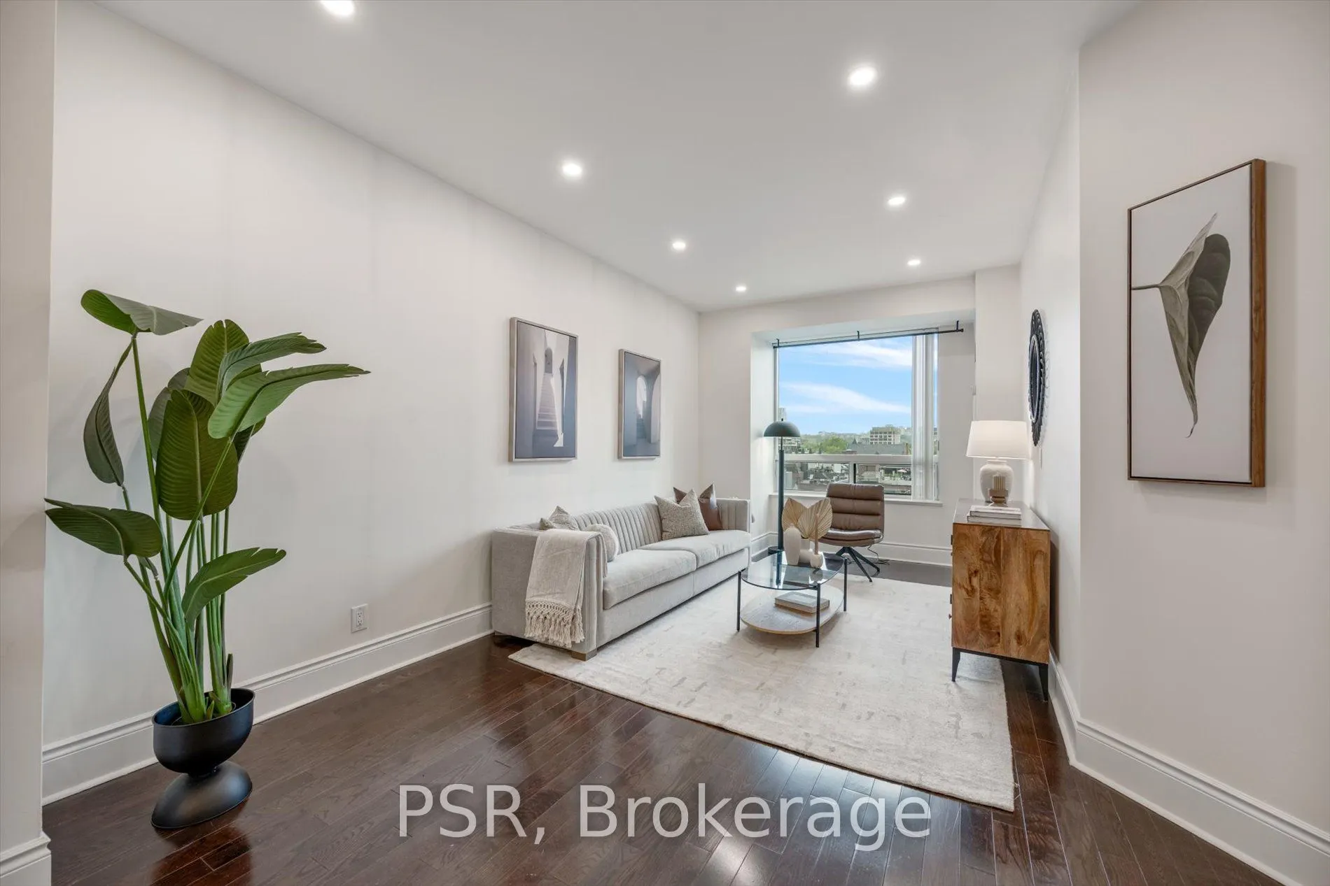 102 Bloor Street W, #601