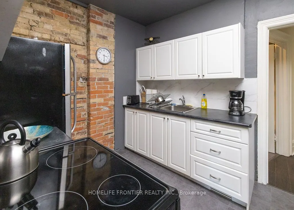 506 Markham Street, #2F