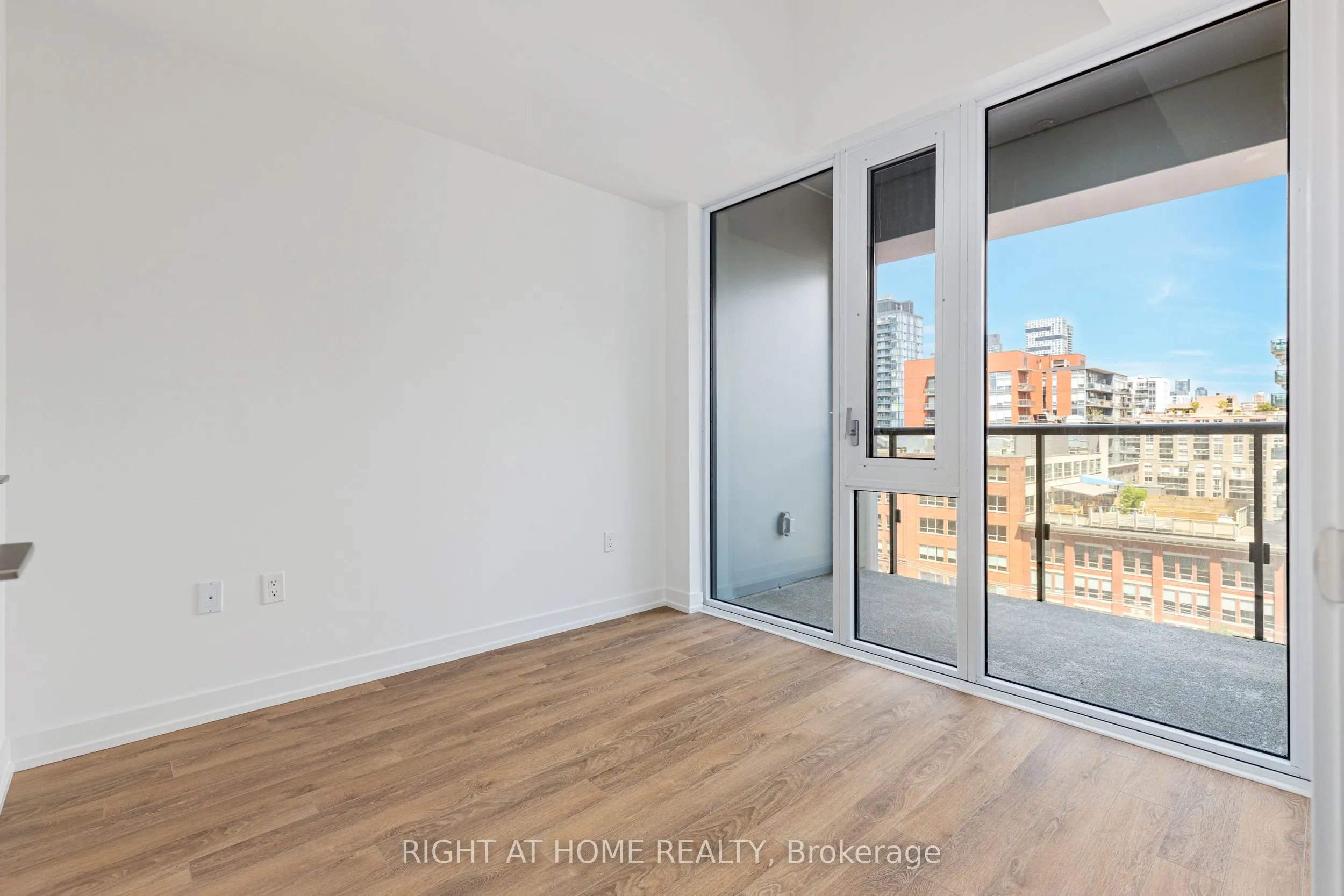 158 Front Street E, #714