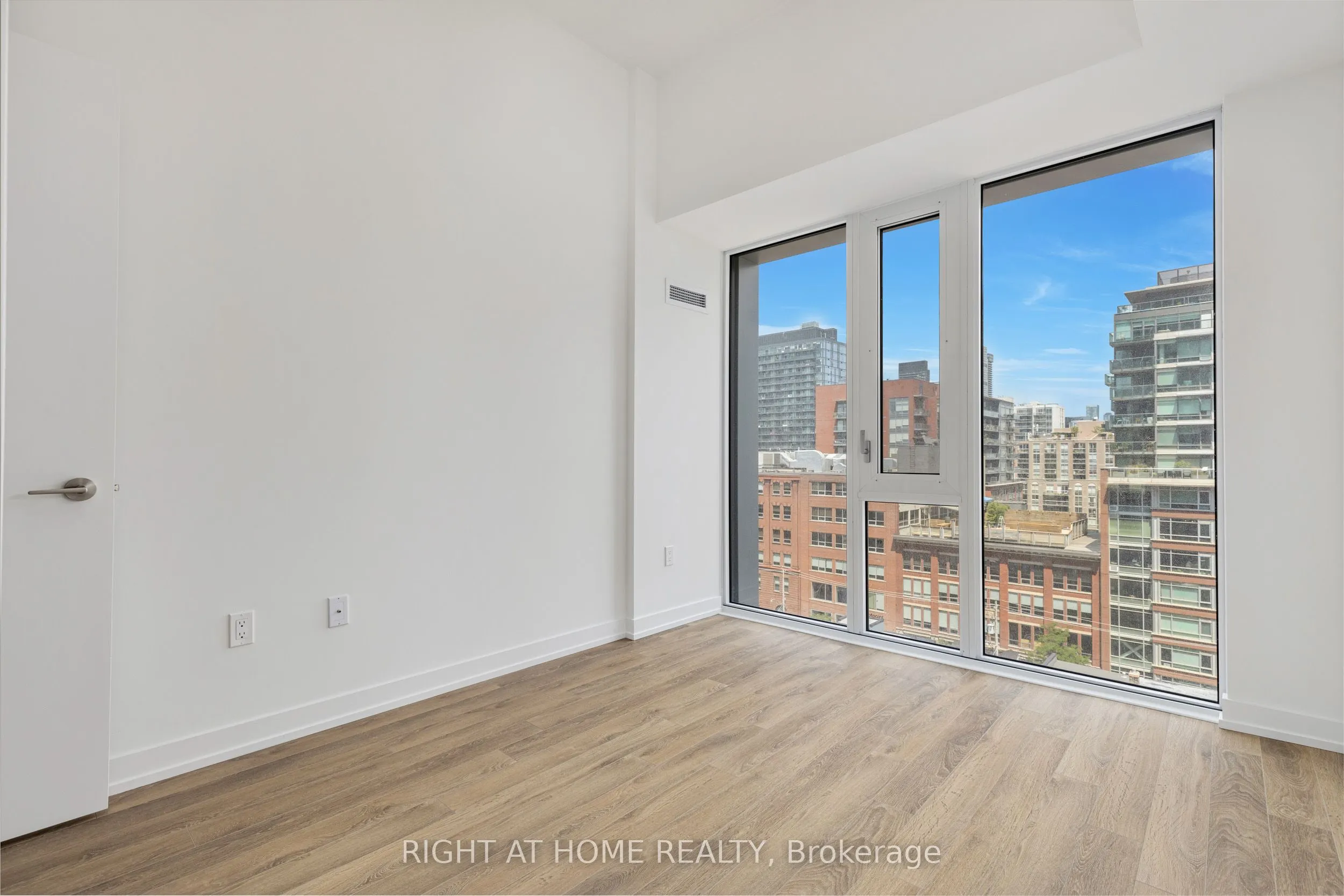158 Front Street E, #714