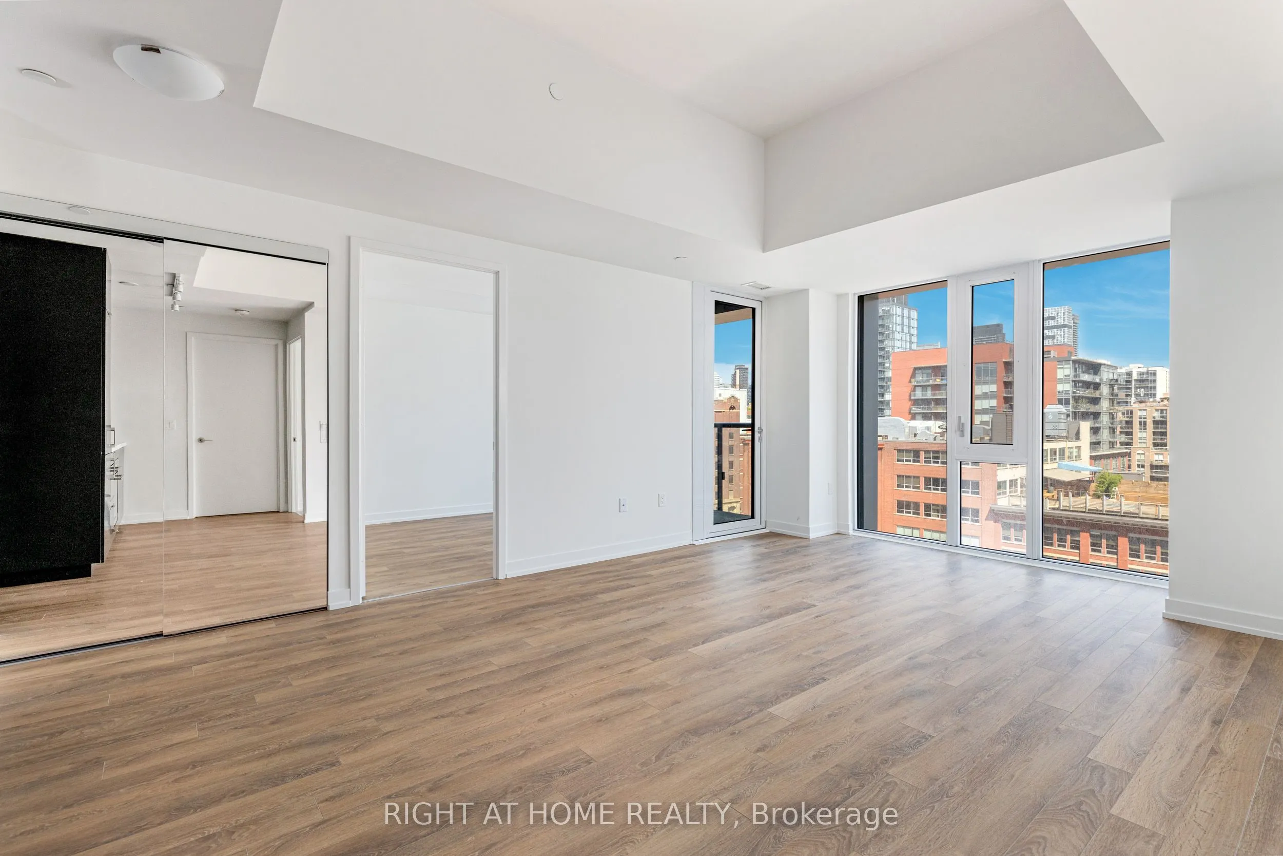 158 Front Street E, #714