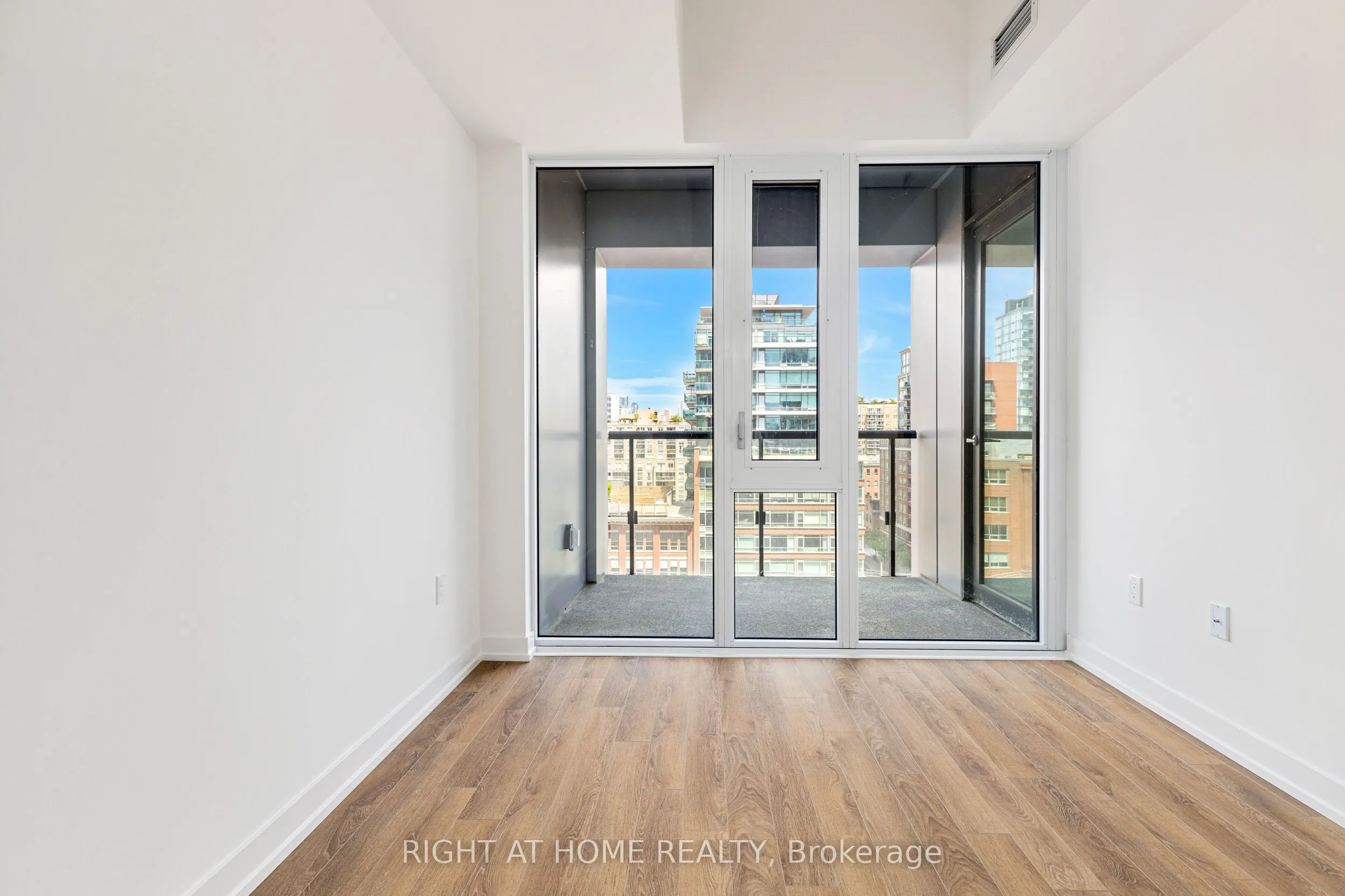158 Front Street E, #714
