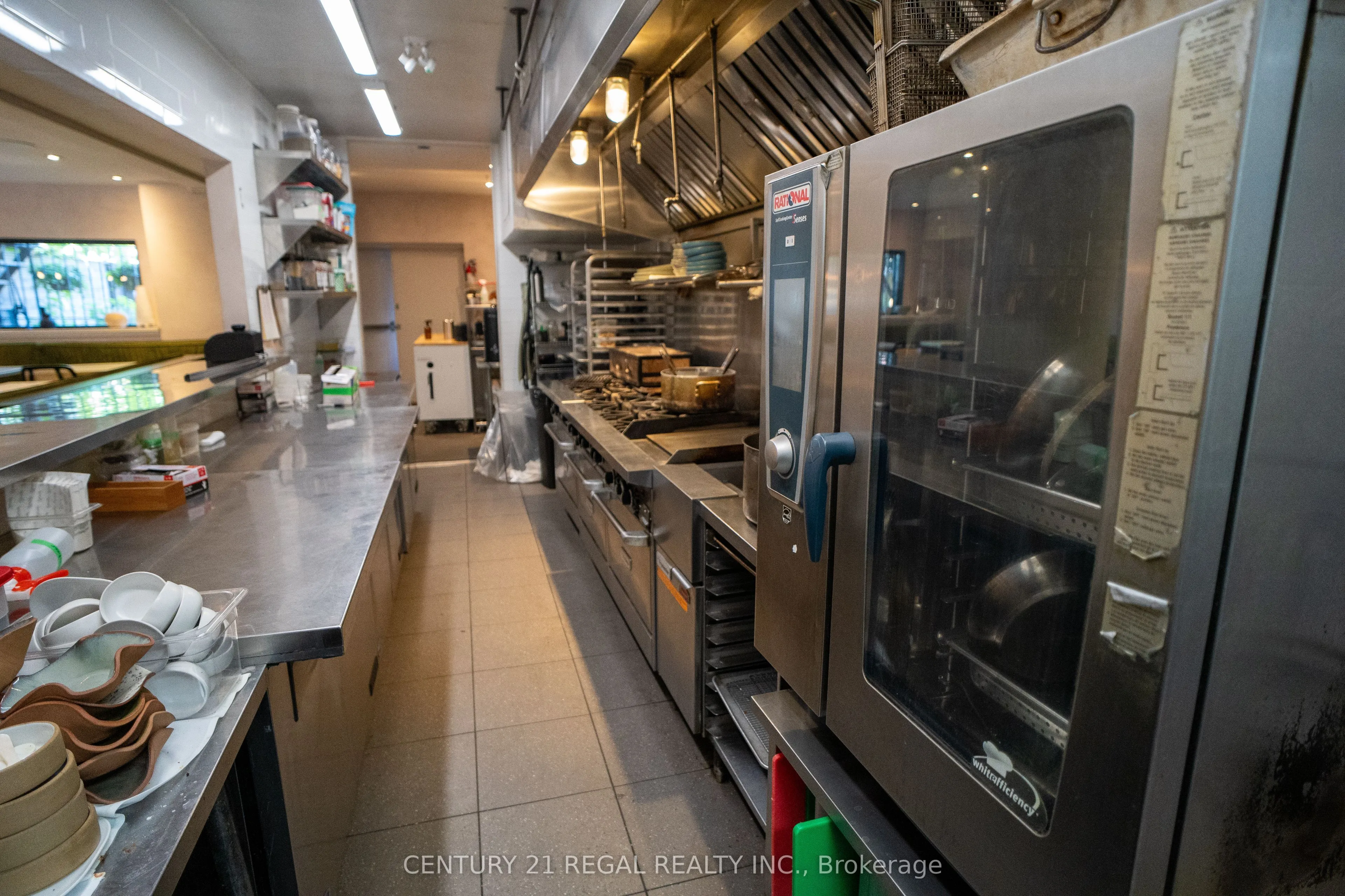920-922 Queen Street W