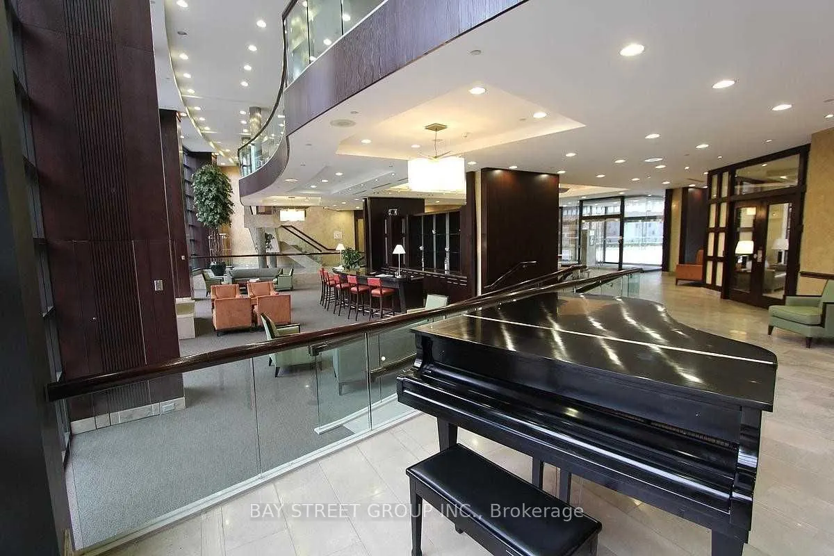 33 Sheppard Avenue E, #2000