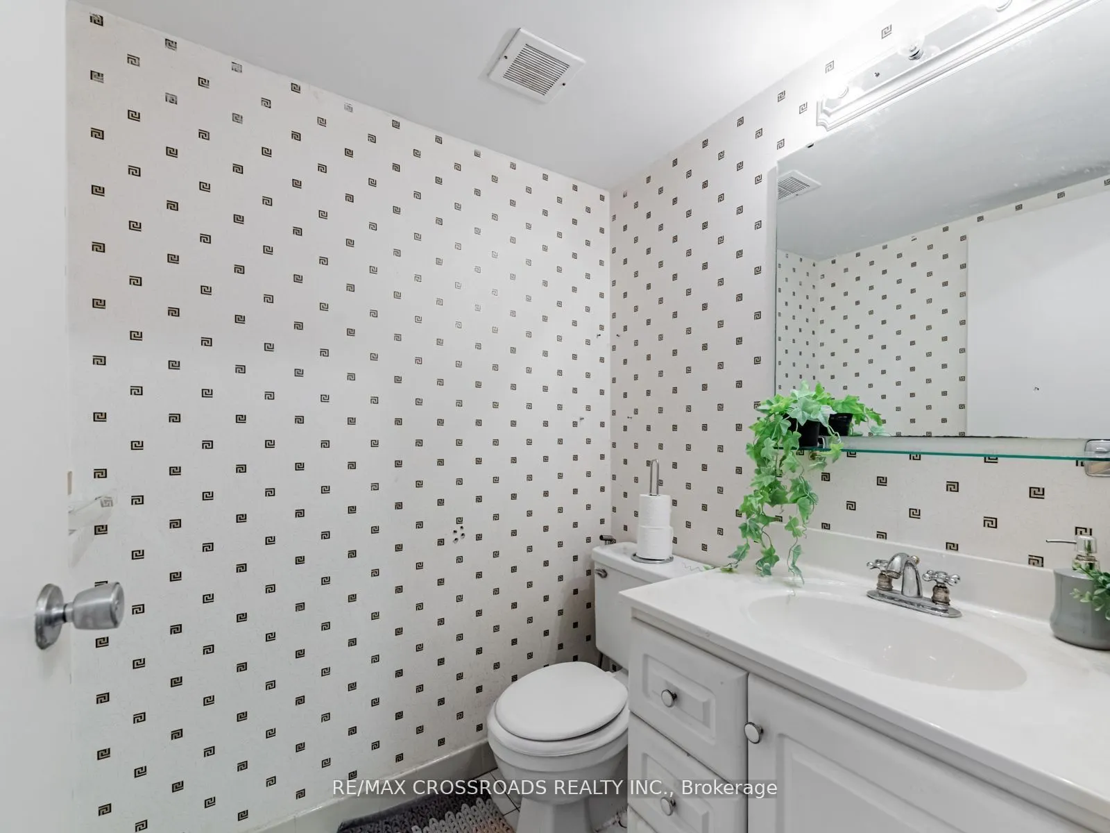 20 Sunrise Avenue, #111