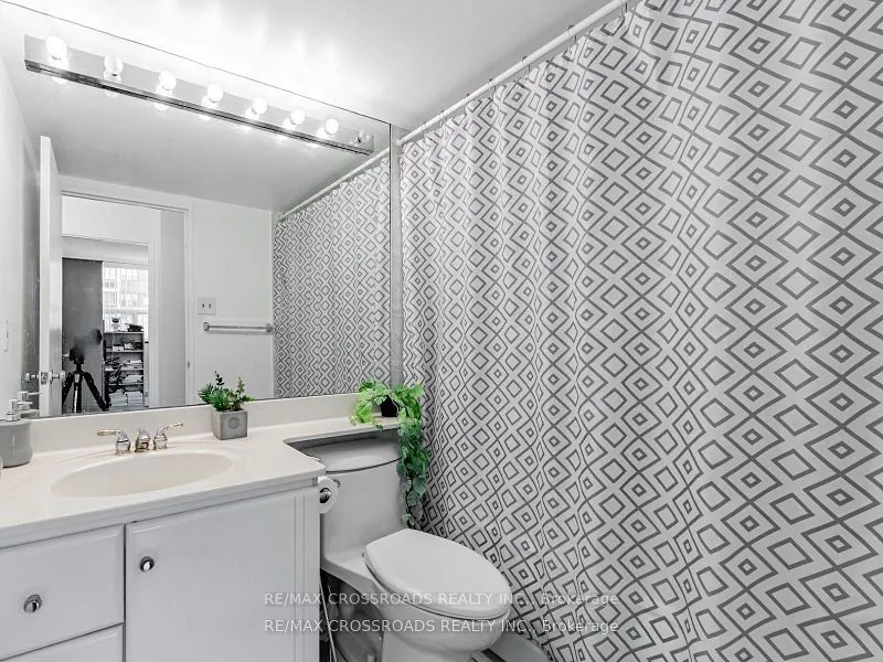 20 Sunrise Avenue, #111