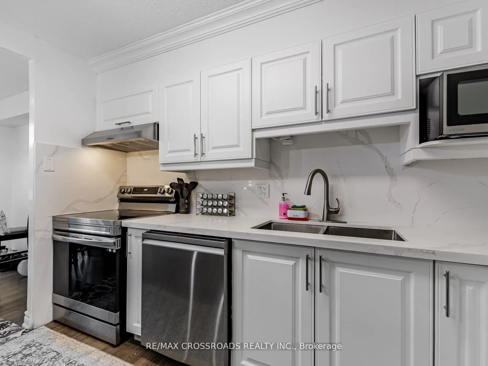 20 Sunrise Avenue, #111
