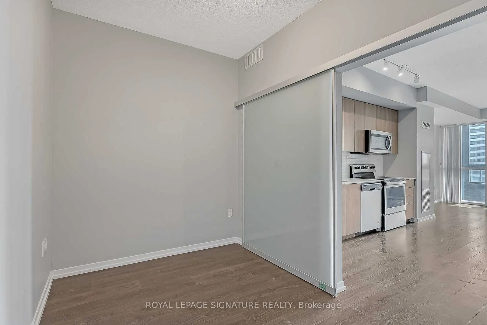 3237 Bayview Avenue N, #311