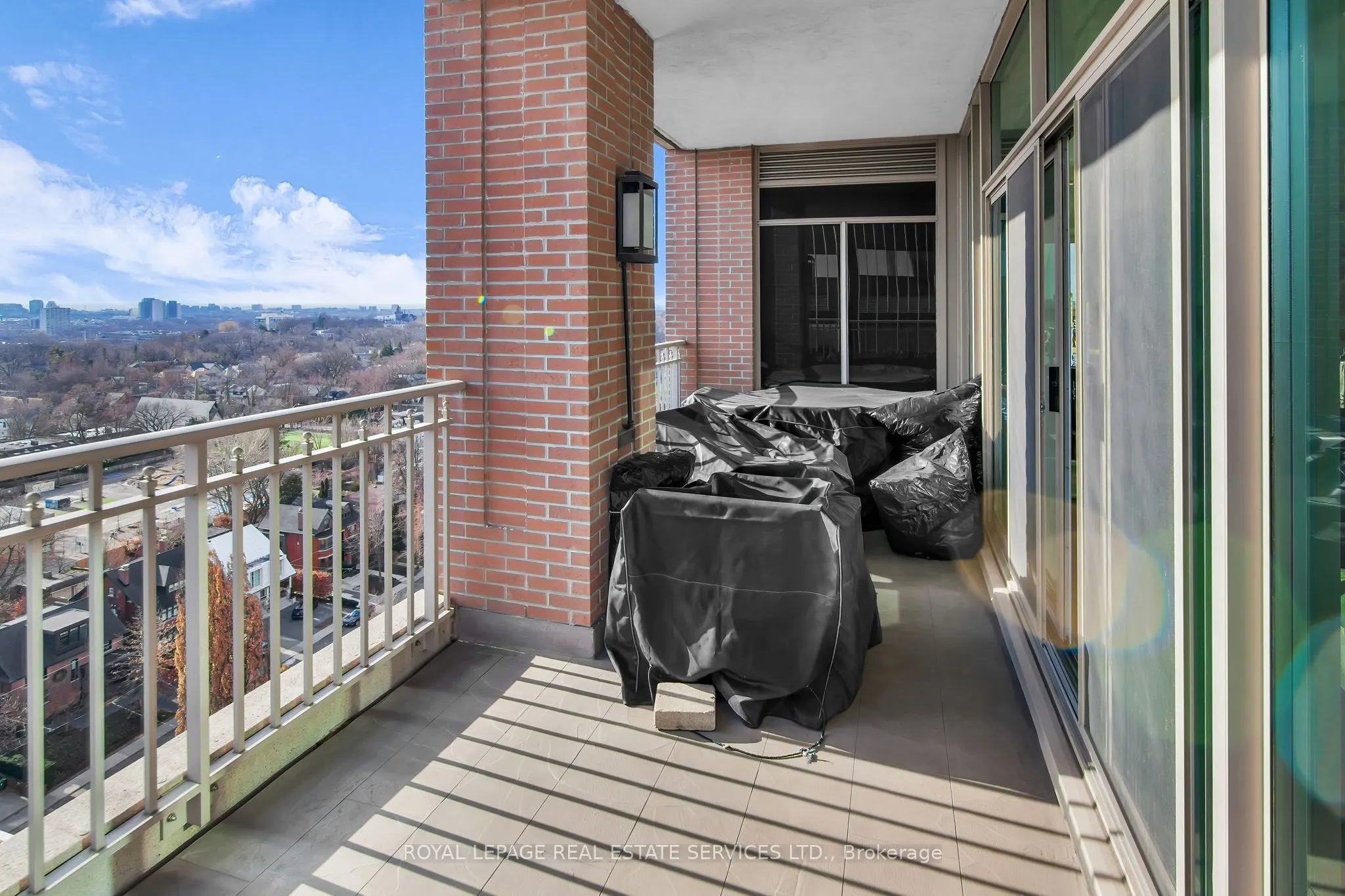 155 St Clair Avenue W, #1701