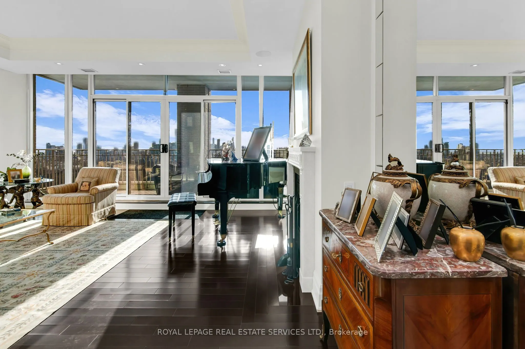 155 St Clair Avenue W, #1701