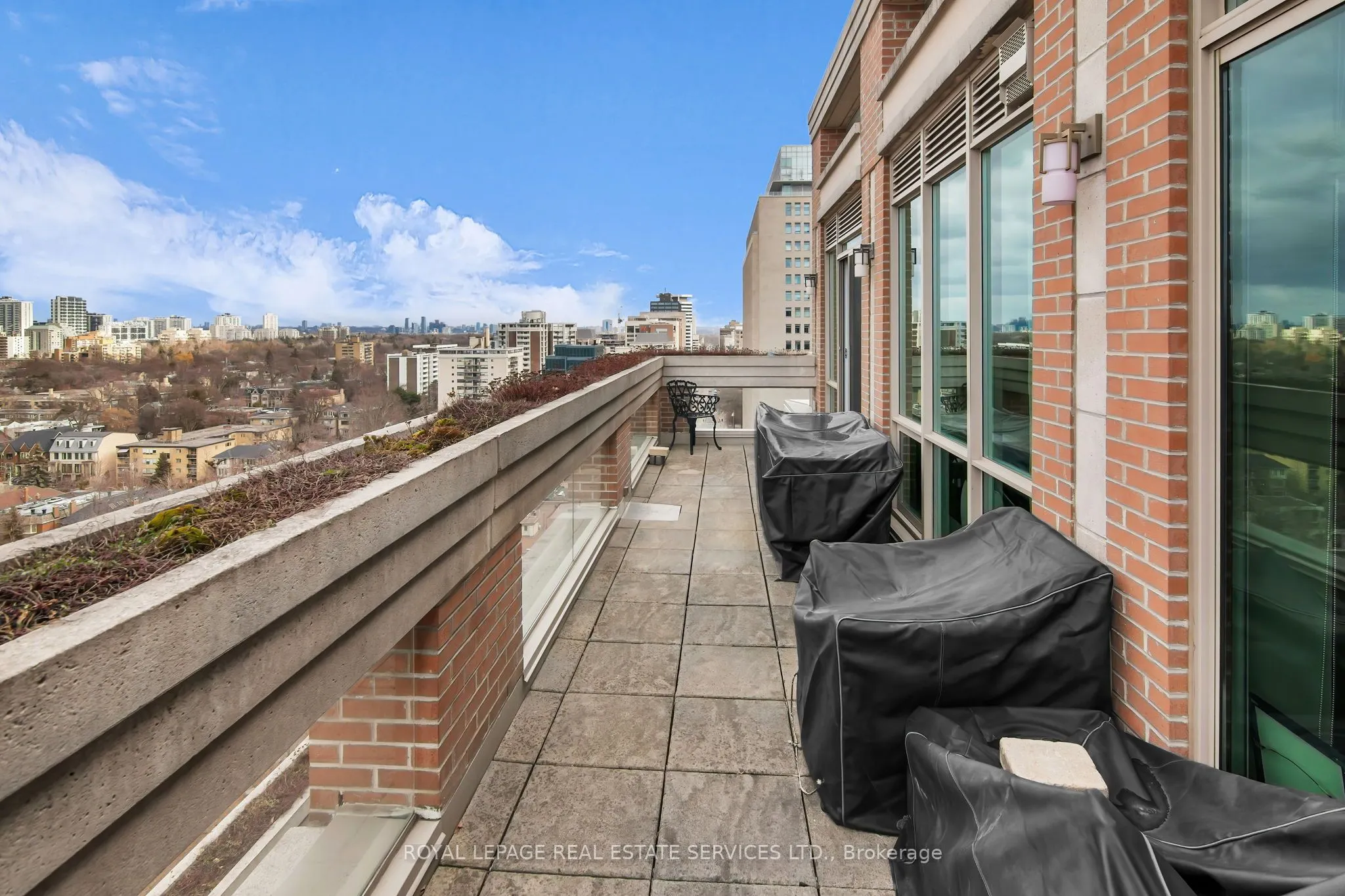 155 St Clair Avenue W, #1701