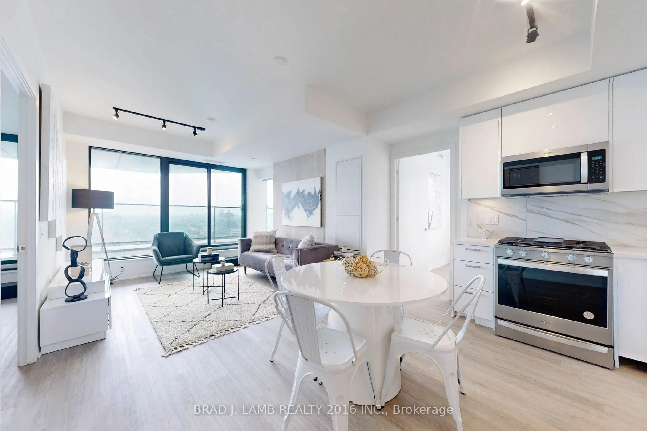 195 McCaul Street, #1801