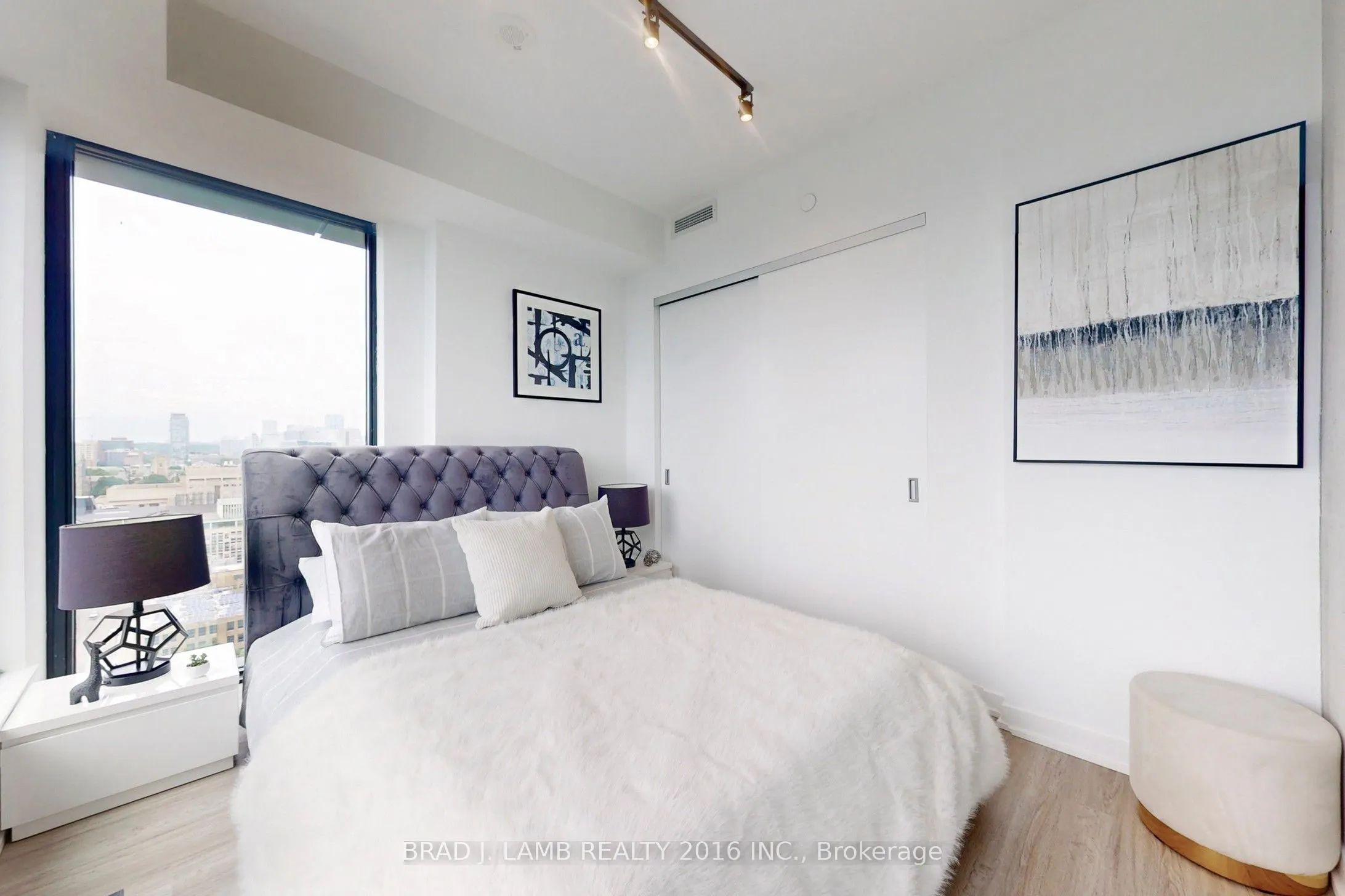 195 McCaul Street, #1801