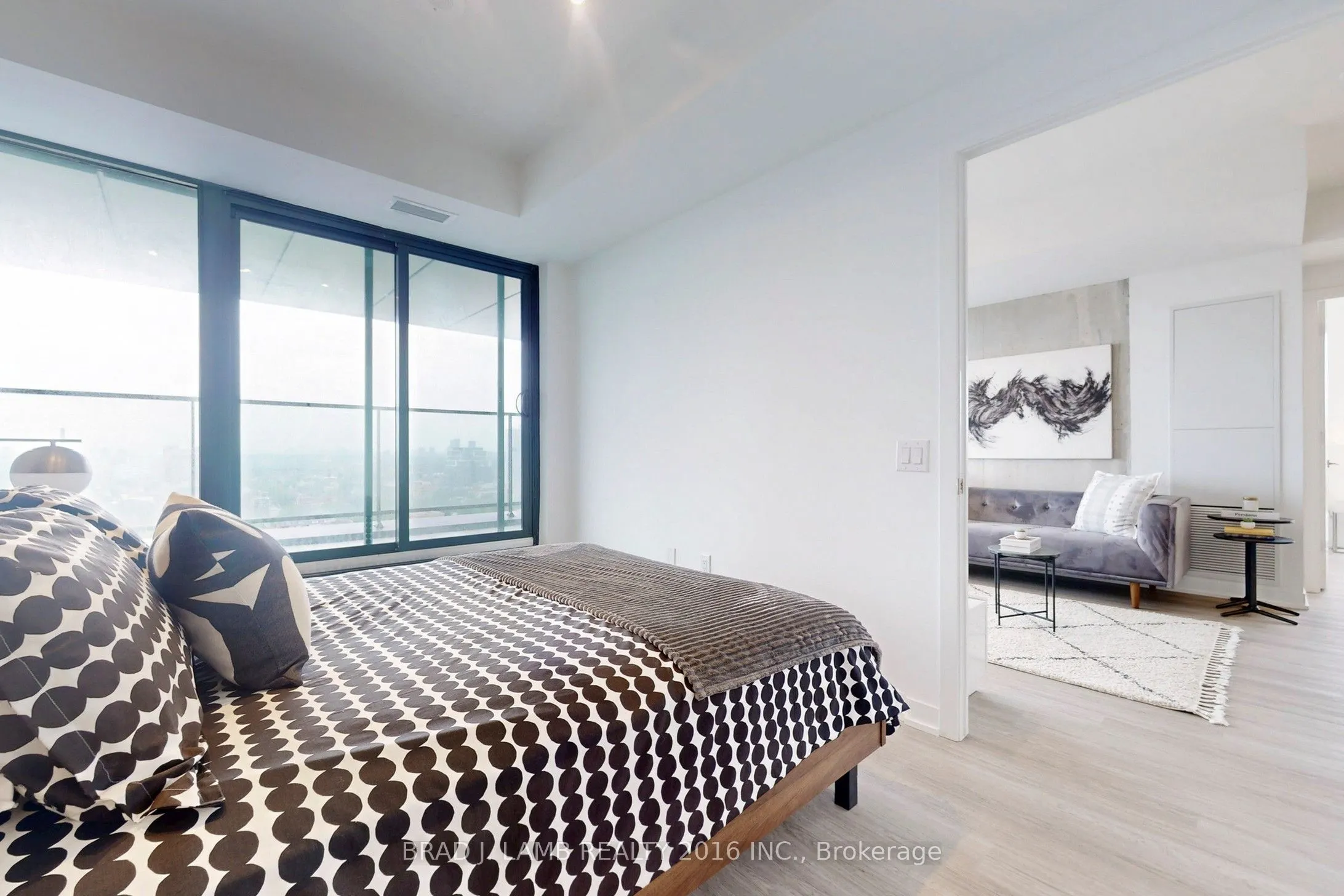 195 McCaul Street, #1801