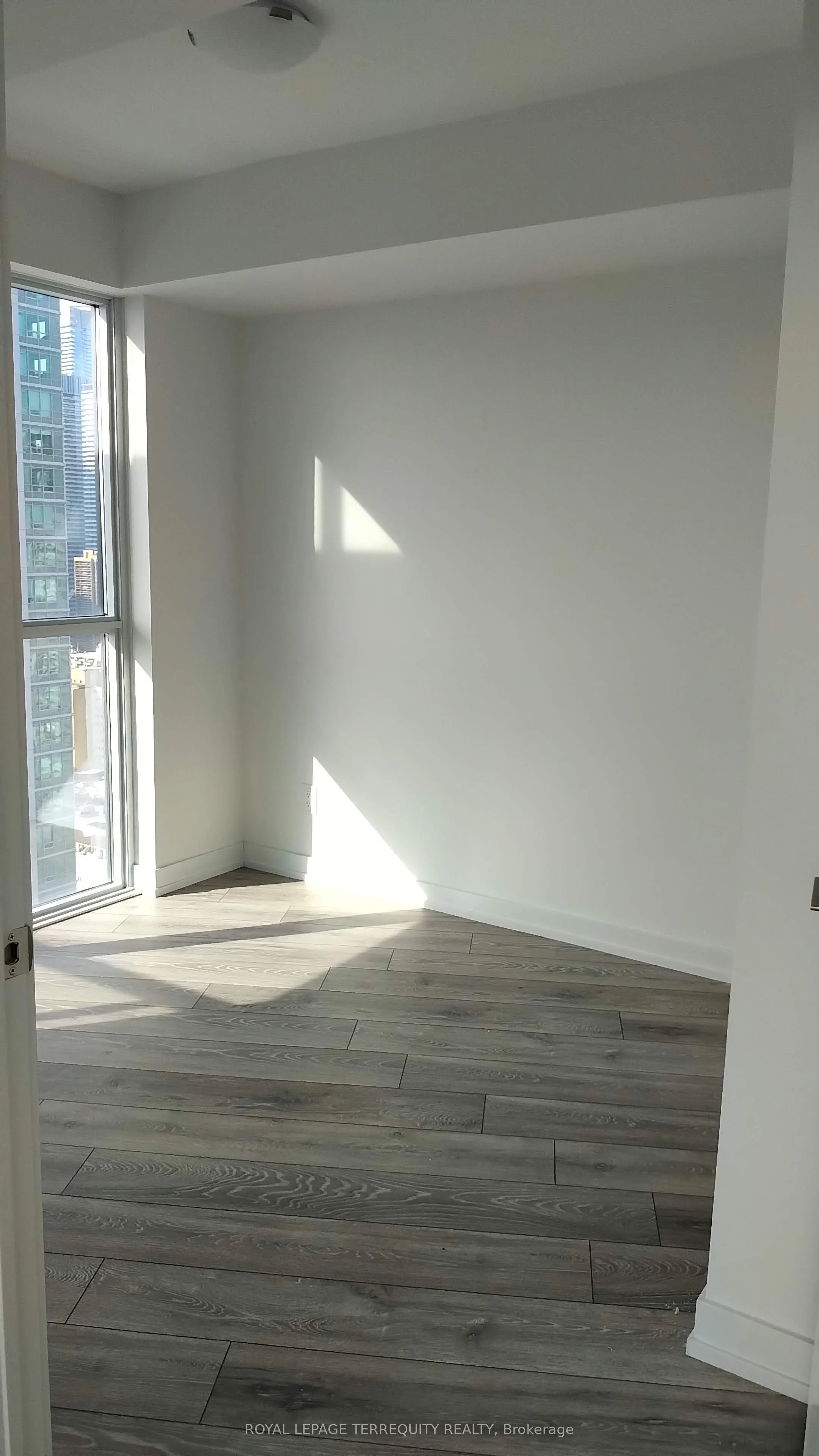 159 Wellesley Street E, #2908