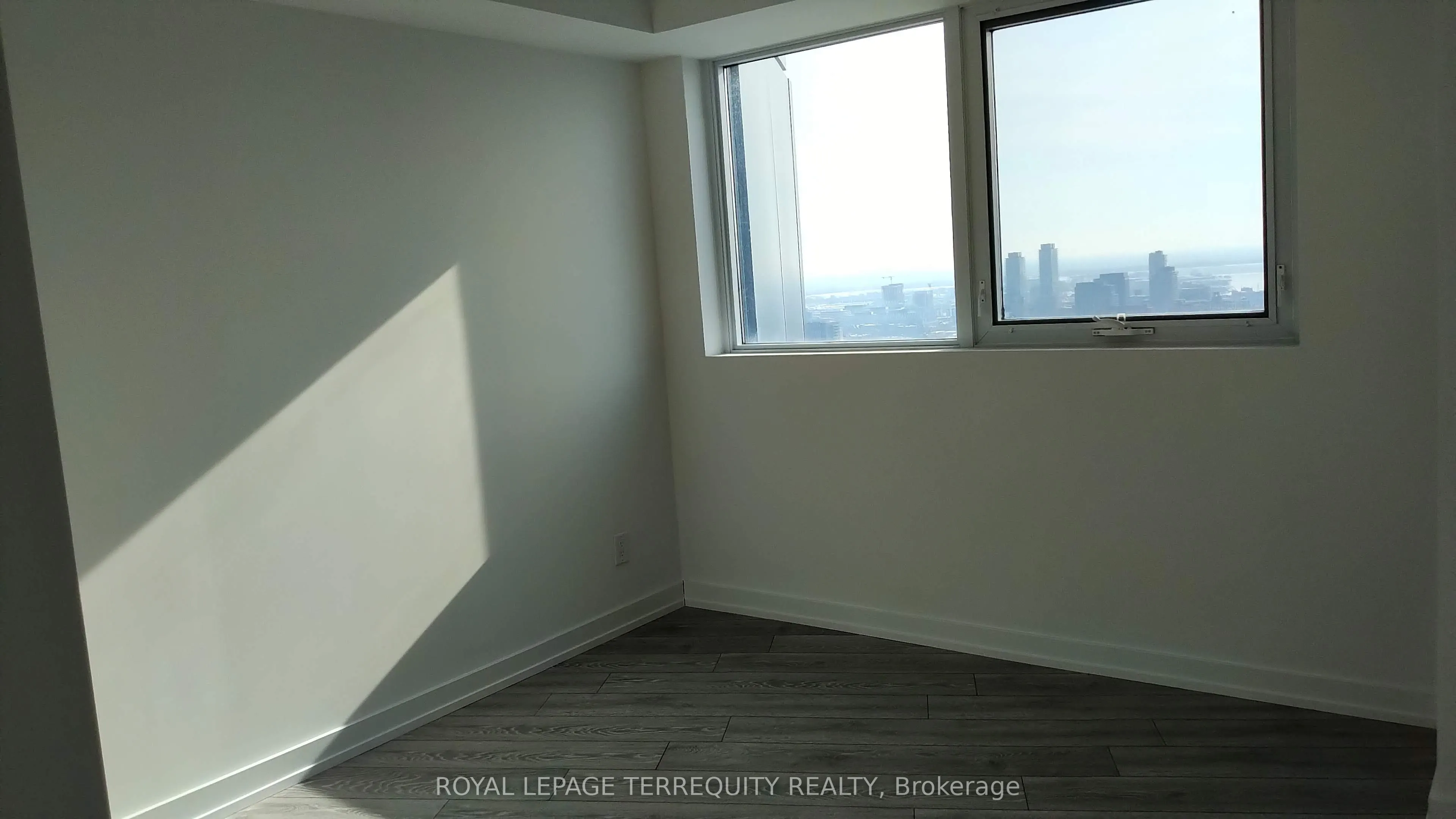 159 Wellesley Street E, #2908