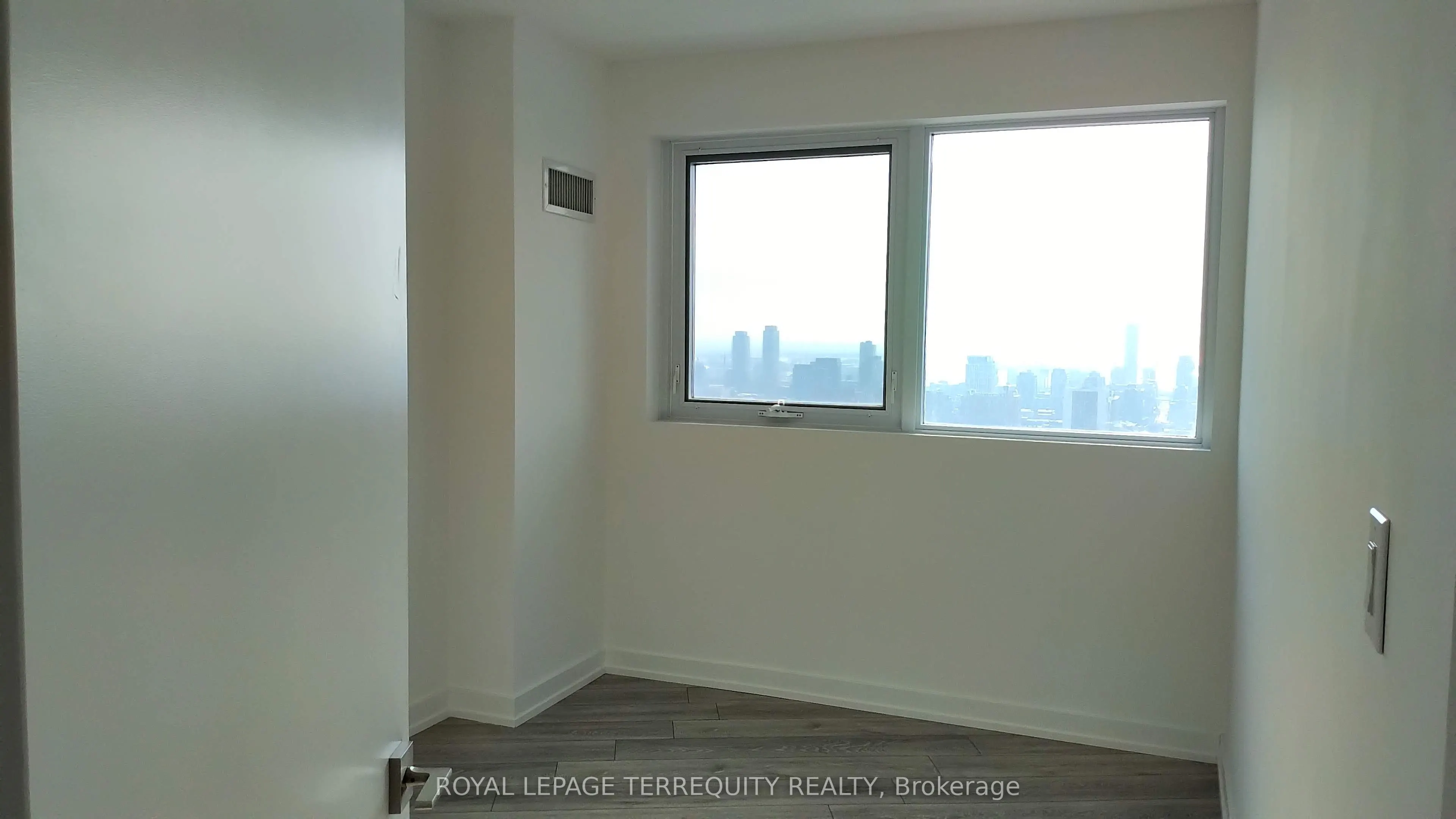 159 Wellesley Street E, #2908