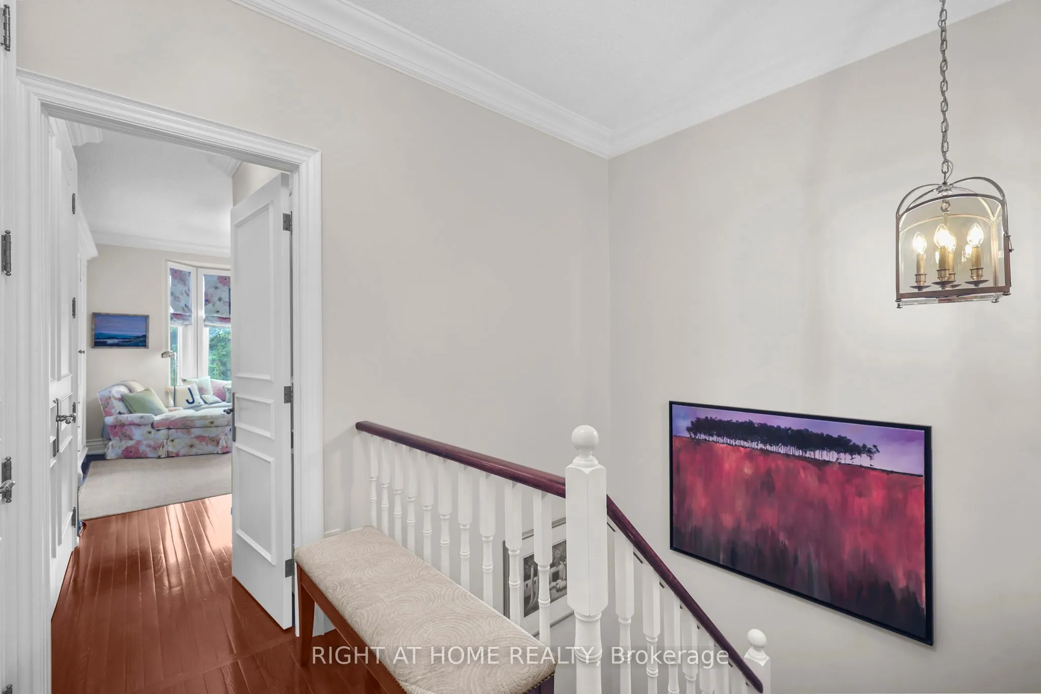 636 Wellington Street W