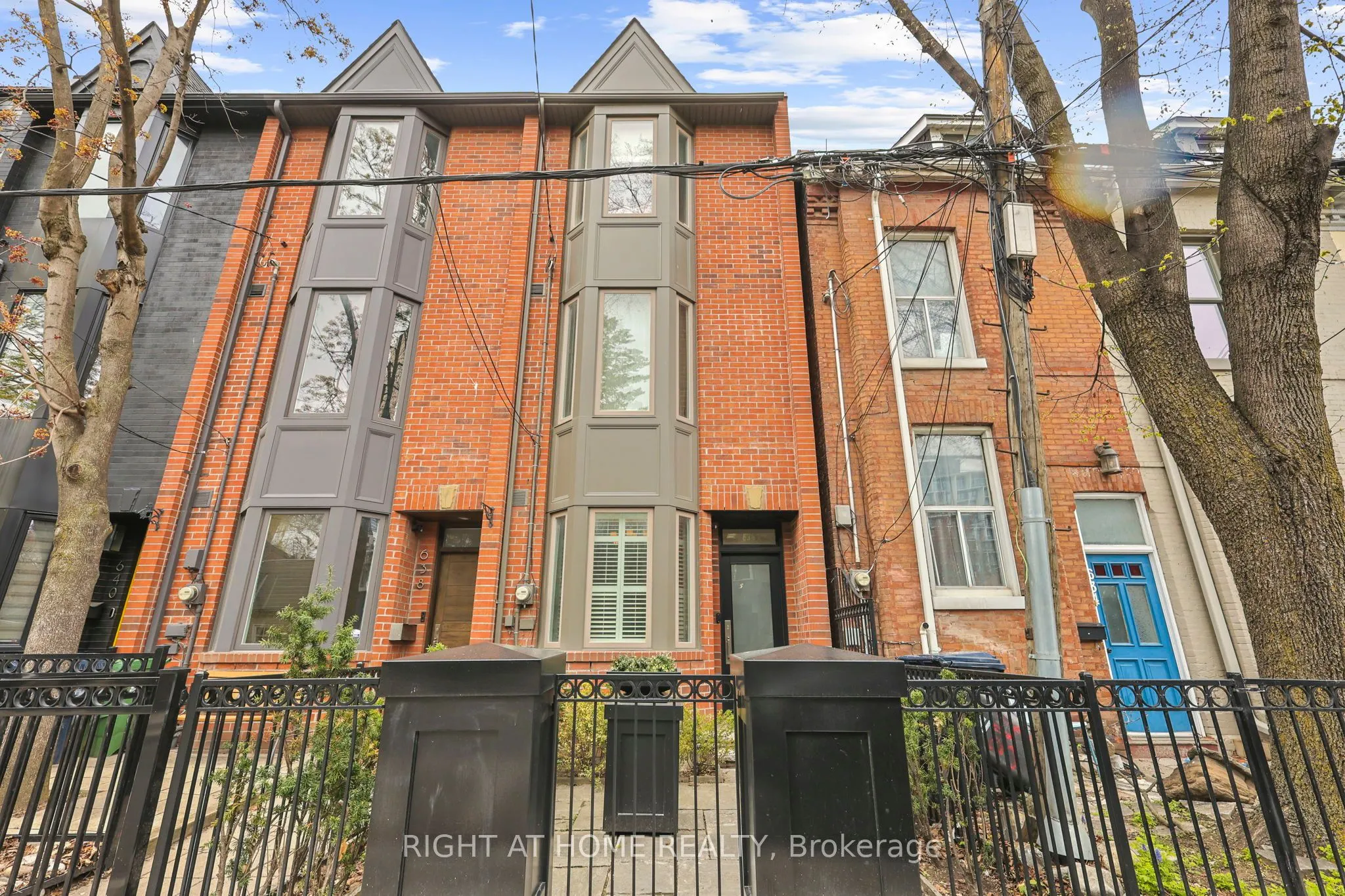 636 Wellington Street W